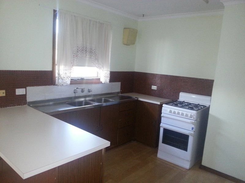 18 Coorara Court, Craigmore, SA 5114