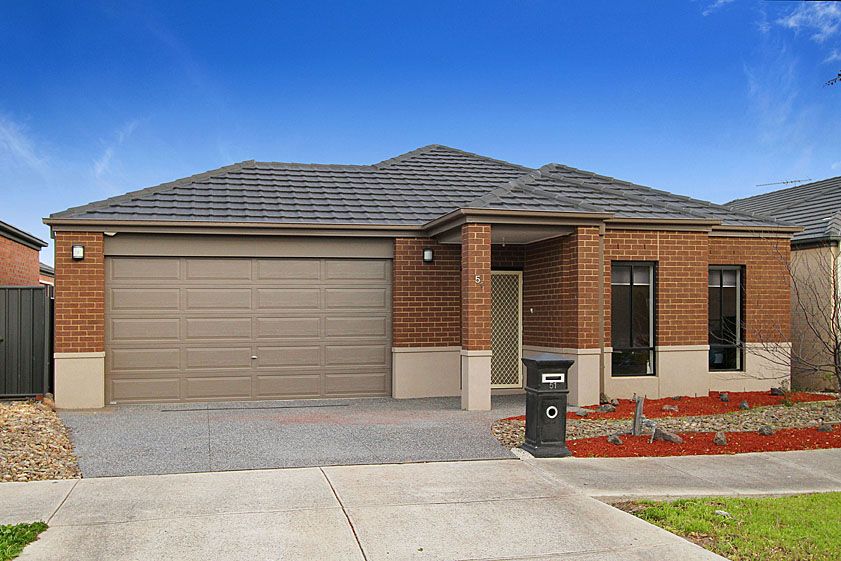 51 Panton Gap, South Morang, VIC 3752