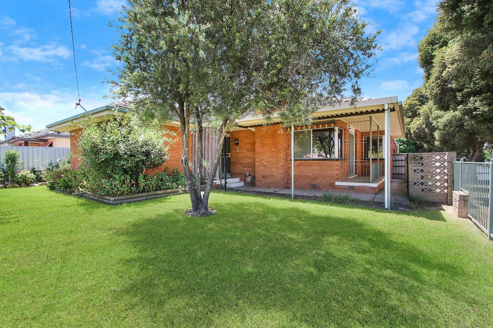 442 Parnall Street, Lavington NSW 2641