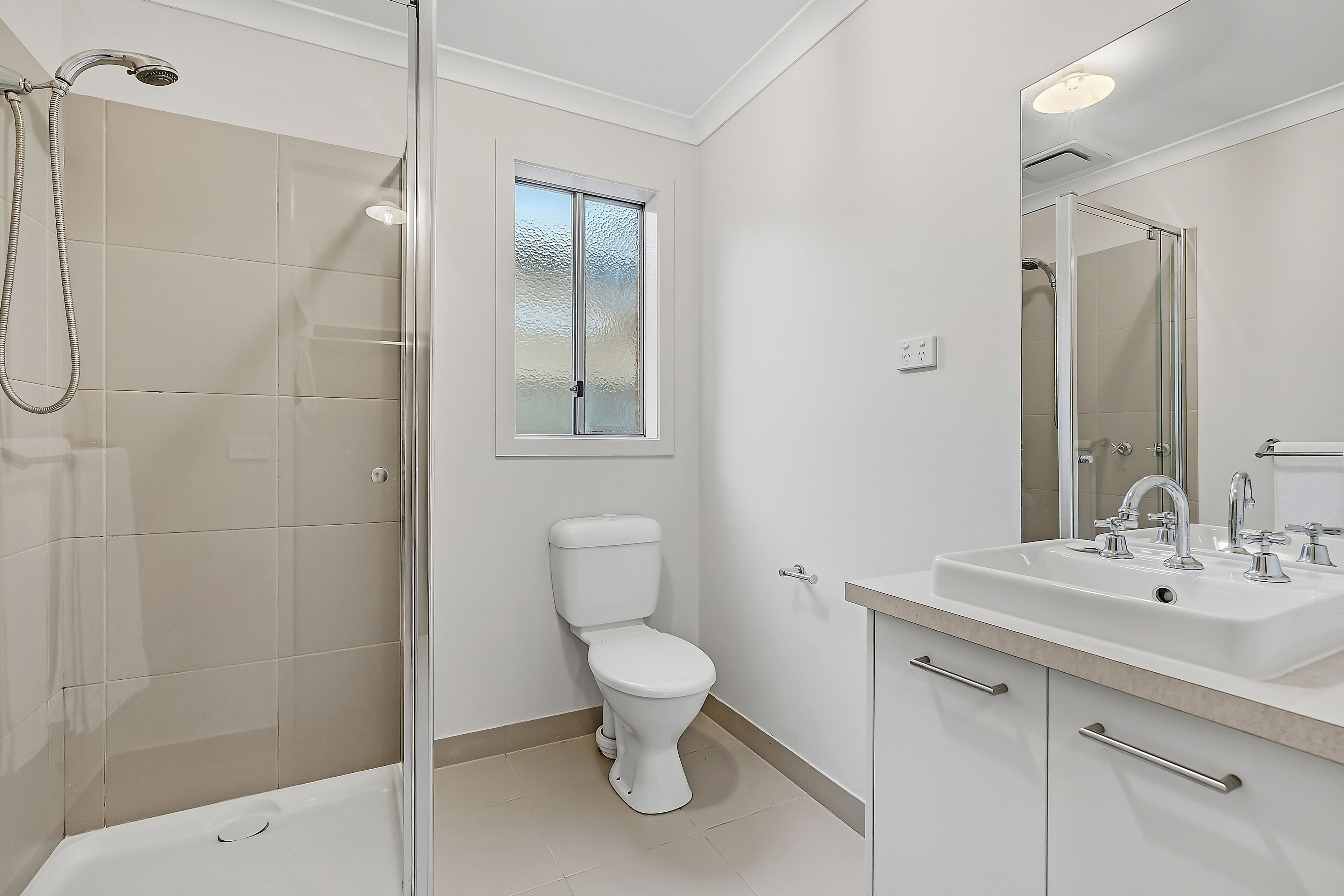 122 Nelson Street — photo 9 of 12