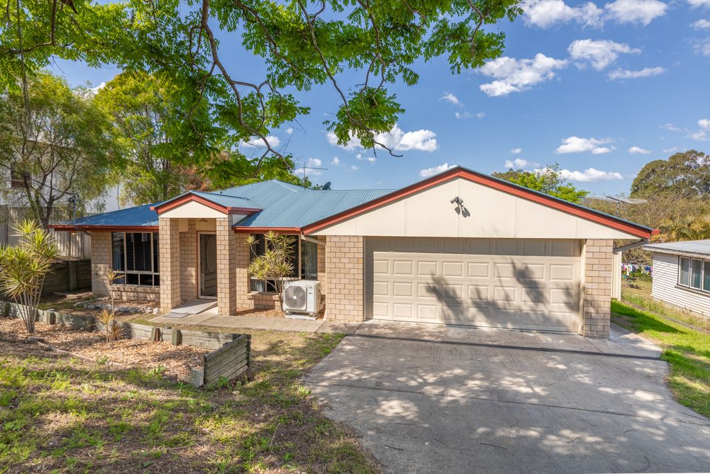8 Robson Street, Kilcoy QLD 4515