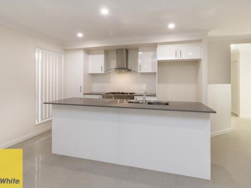 20 Mapleton Street, South Ripley, QLD 4306