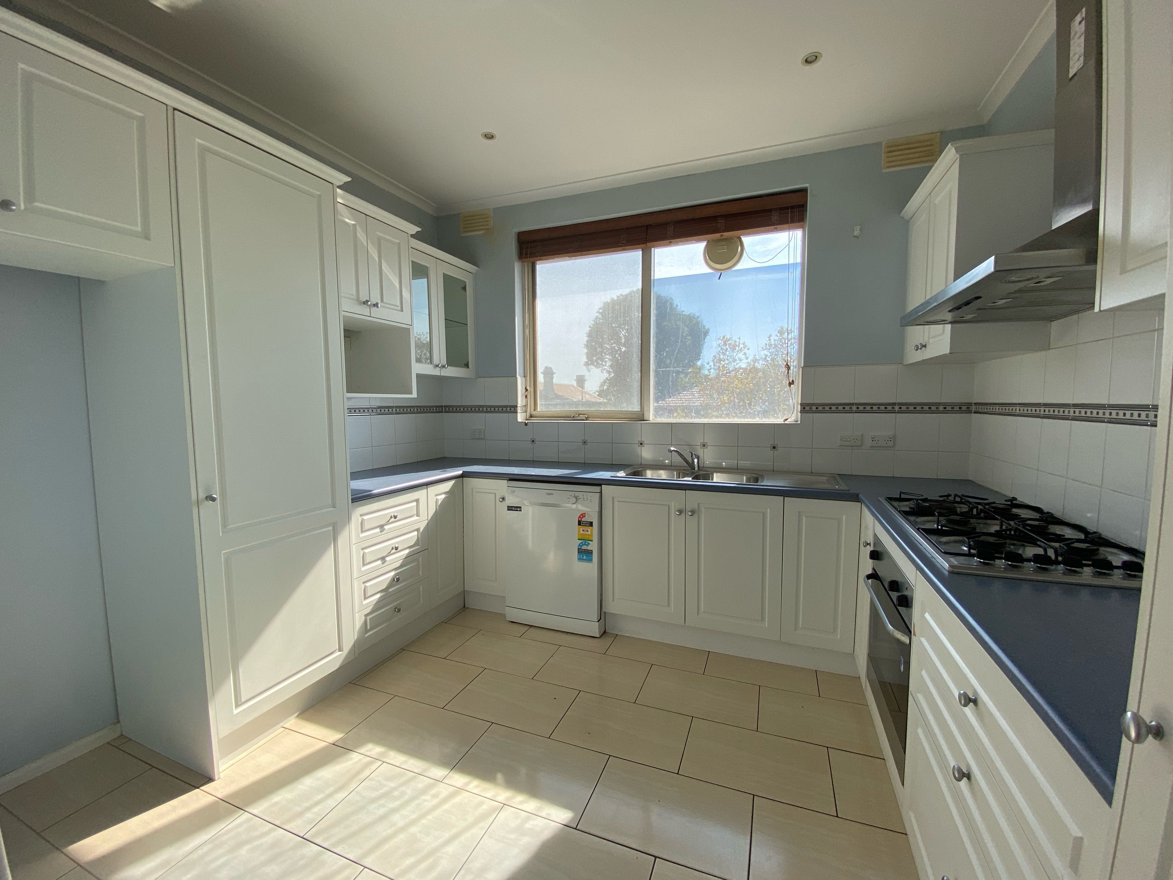 12/233 Brighton Road, Elwood, VIC 3184