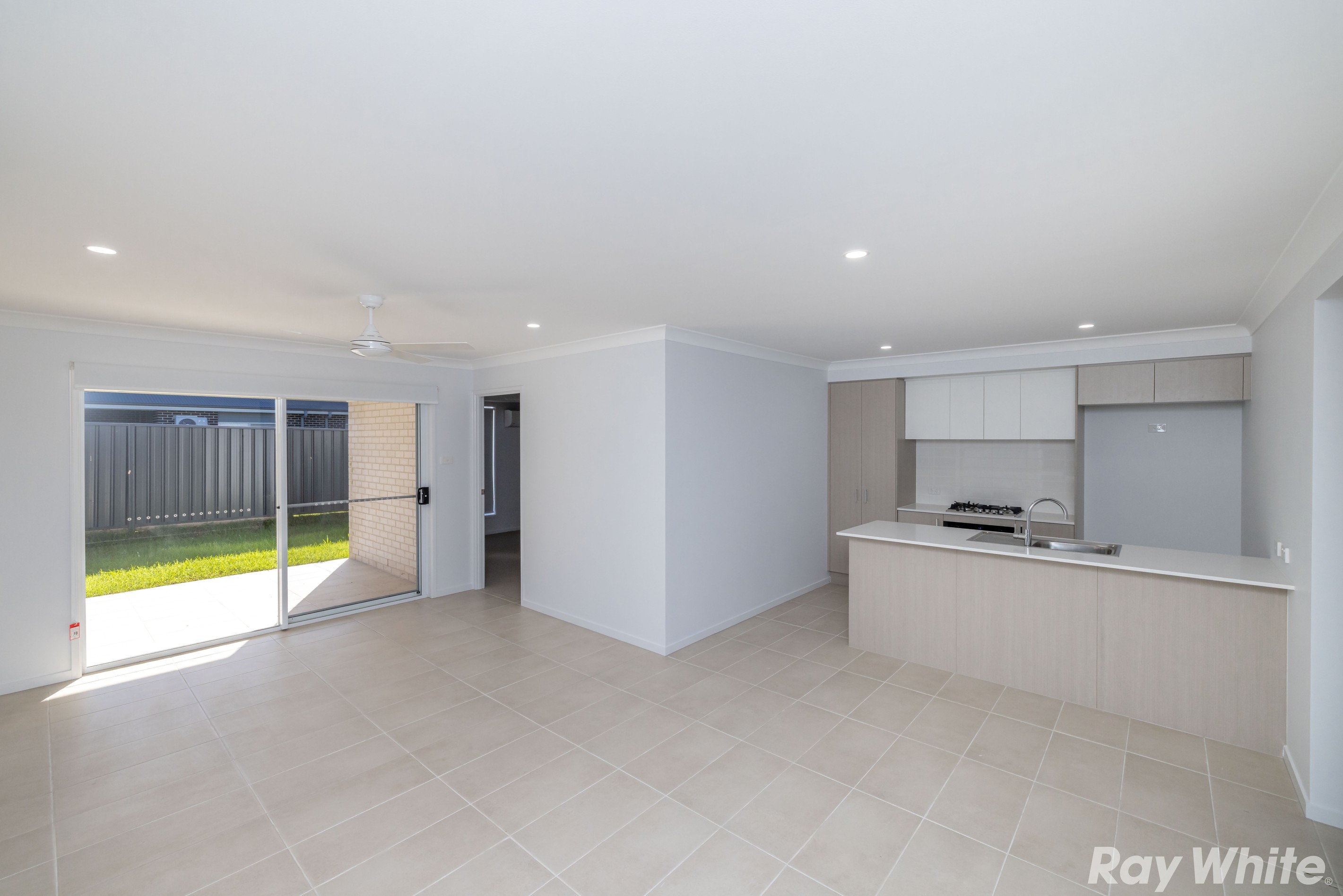2/6 Riviera Street, Forster, NSW 2428