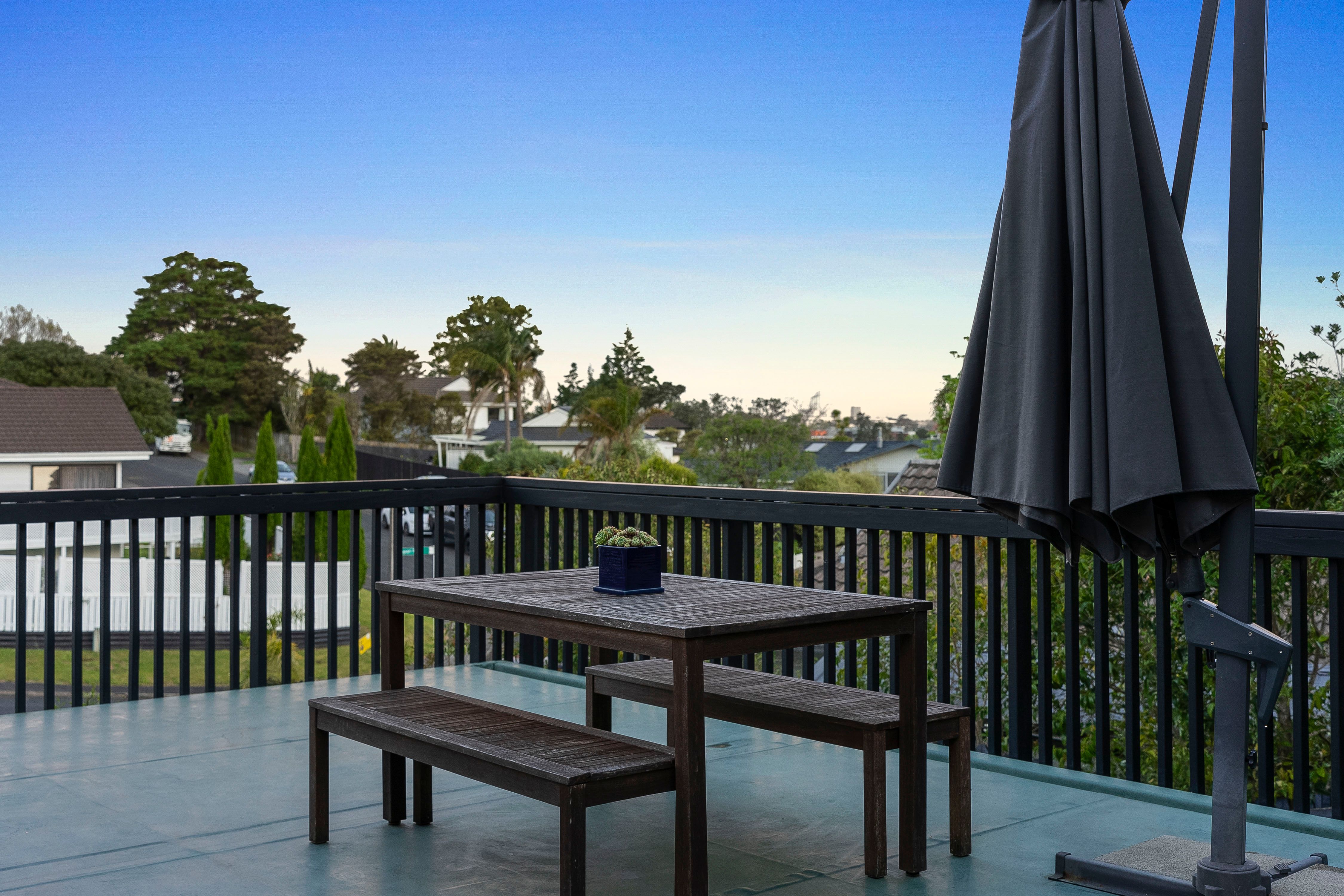 2/4 Kupari Place, Totara Vale, North Shore City