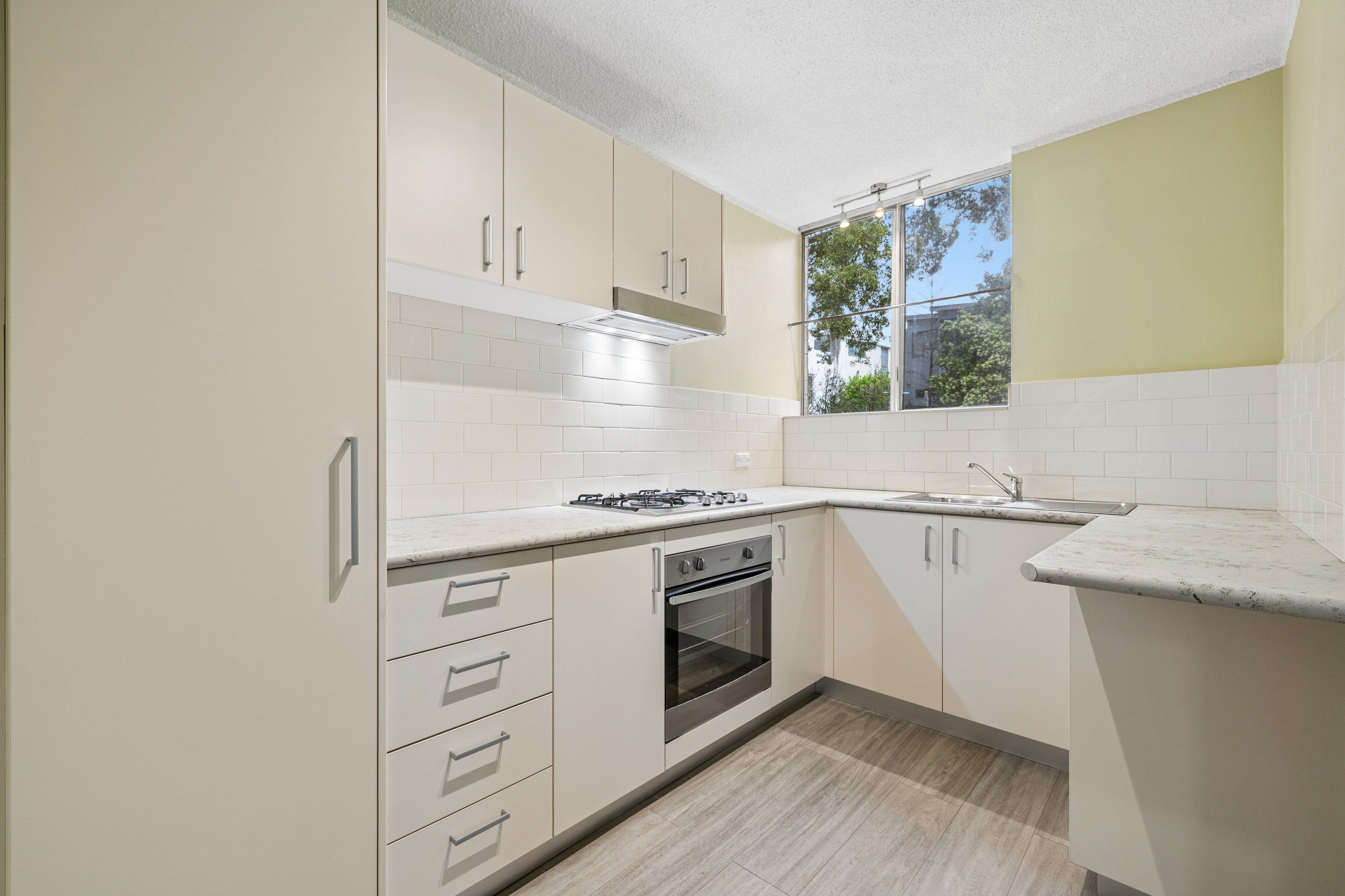 6/5 Bortfield Drive — photo 10 of 11