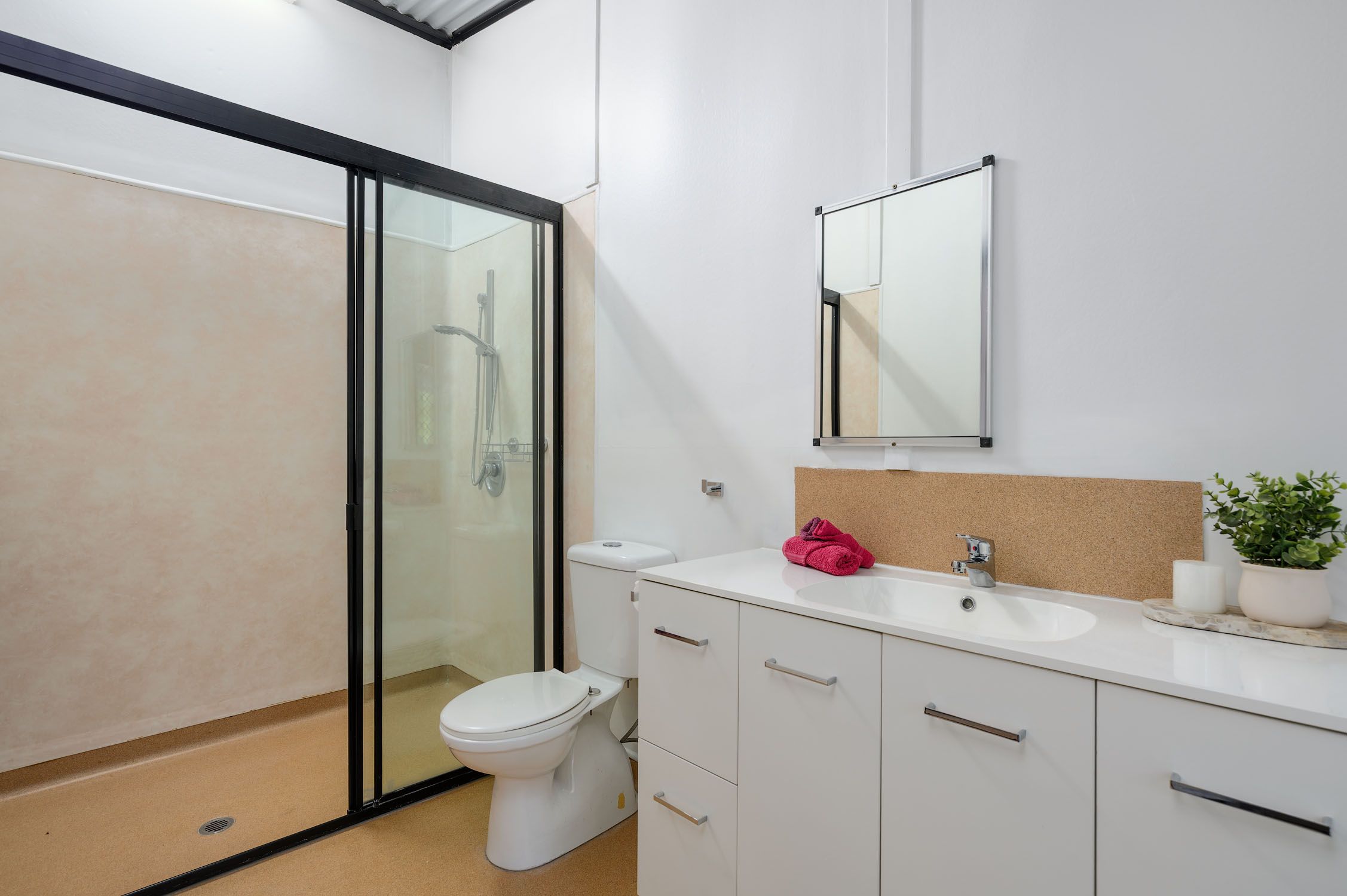 21 Canberra Avenue — photo 14 of 19