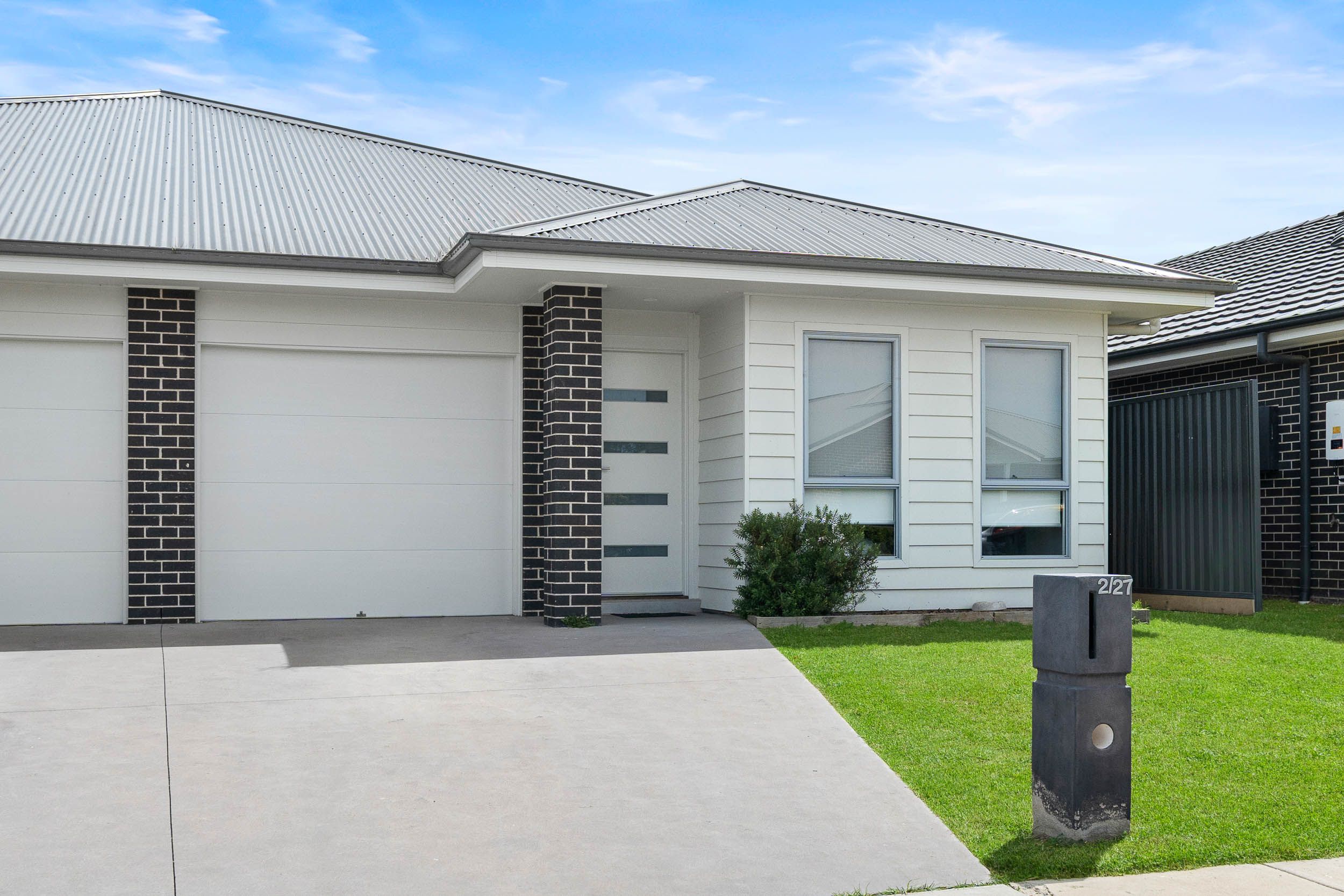 2/27 Roebuck Street — photo from Ray White Goulburn