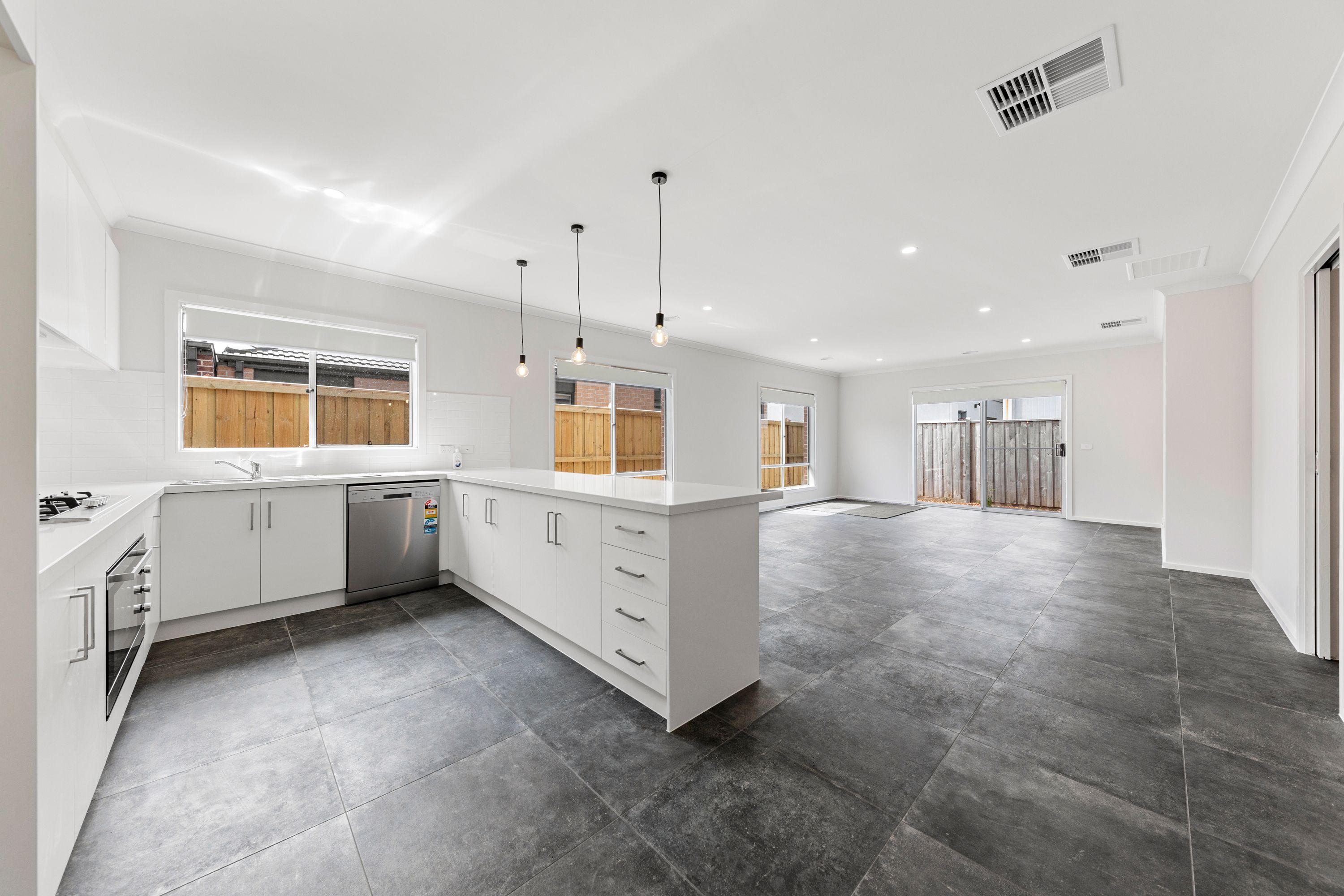 62 Patrobas Loop, Cranbourne East, VIC 3977