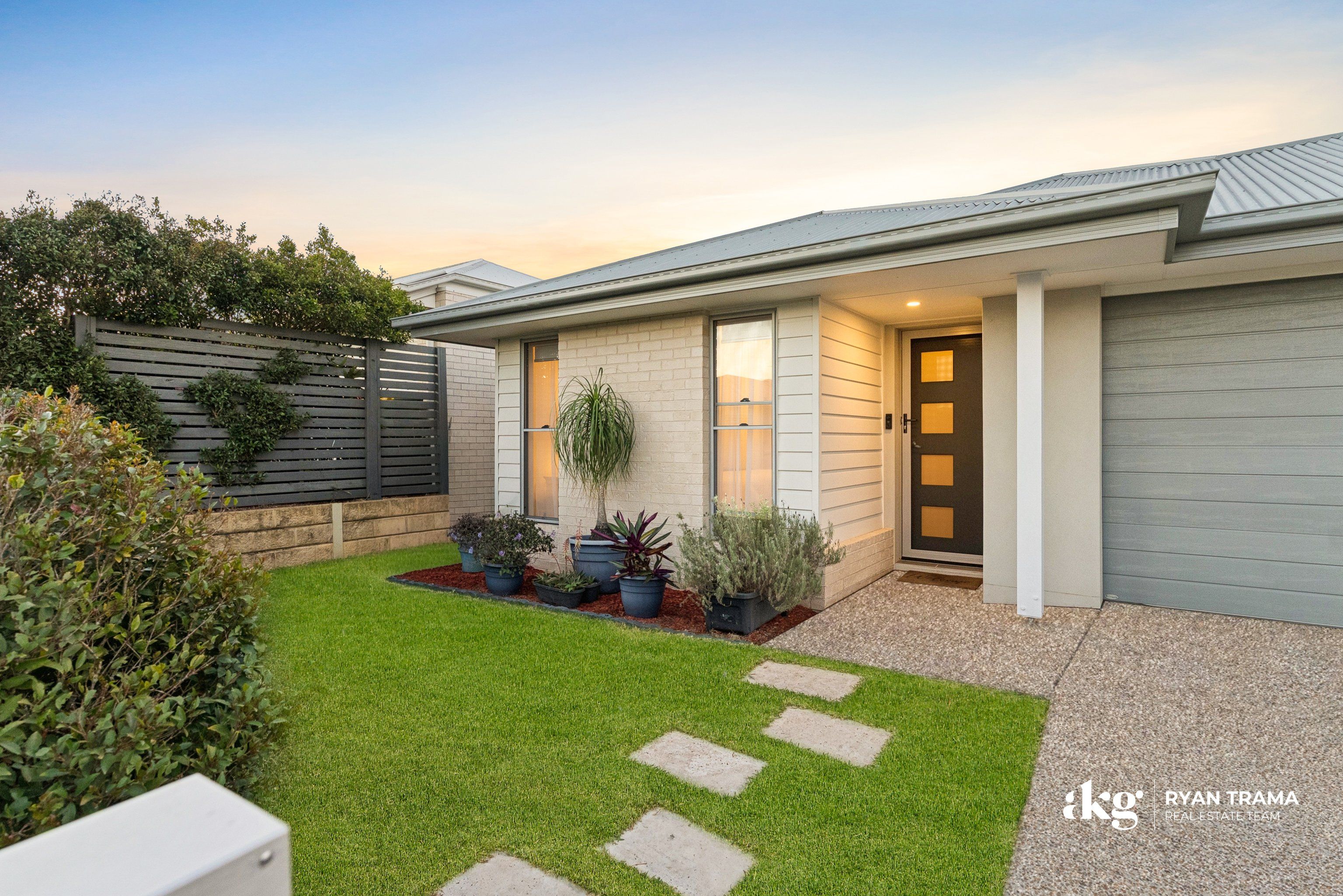 4 Hinkler Way — photo 4 of 30