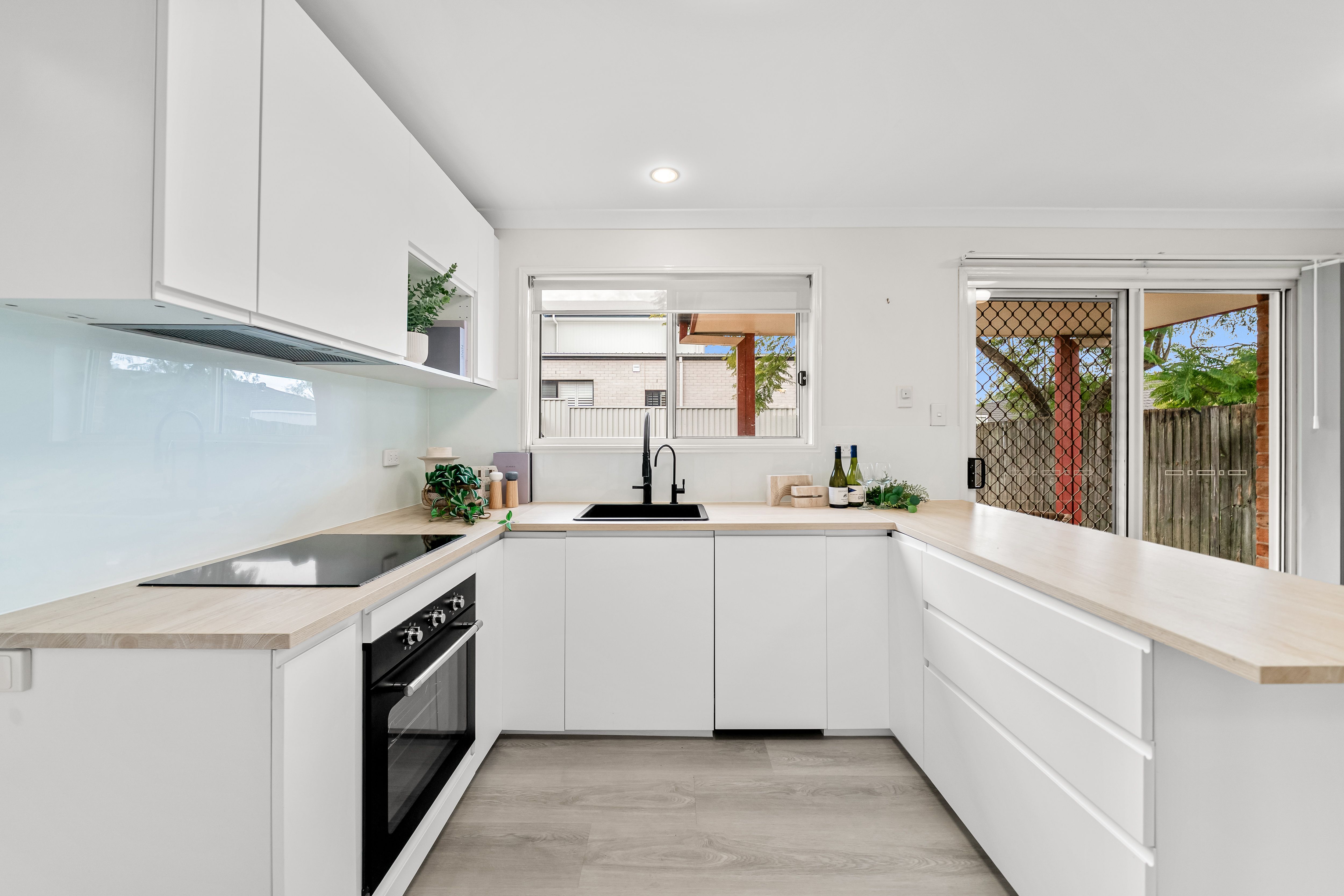 28/8 Honeysuckle Way, Calamvale, QLD 4116