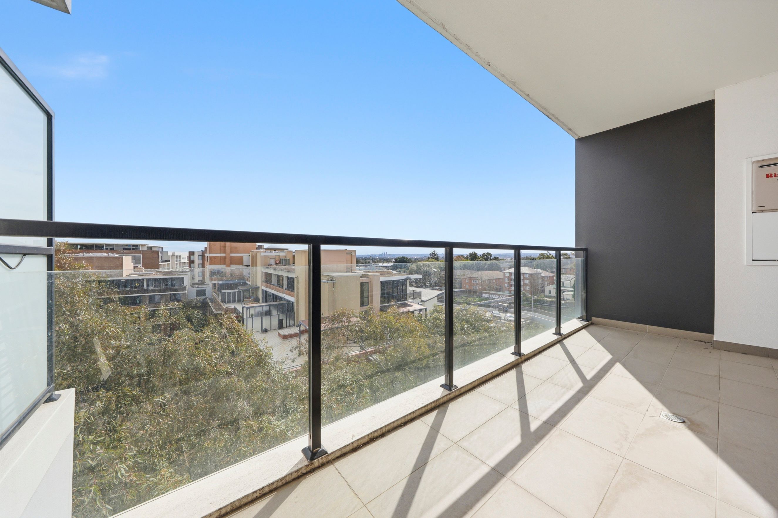602/8 Murrell Street — photo 8 of 19