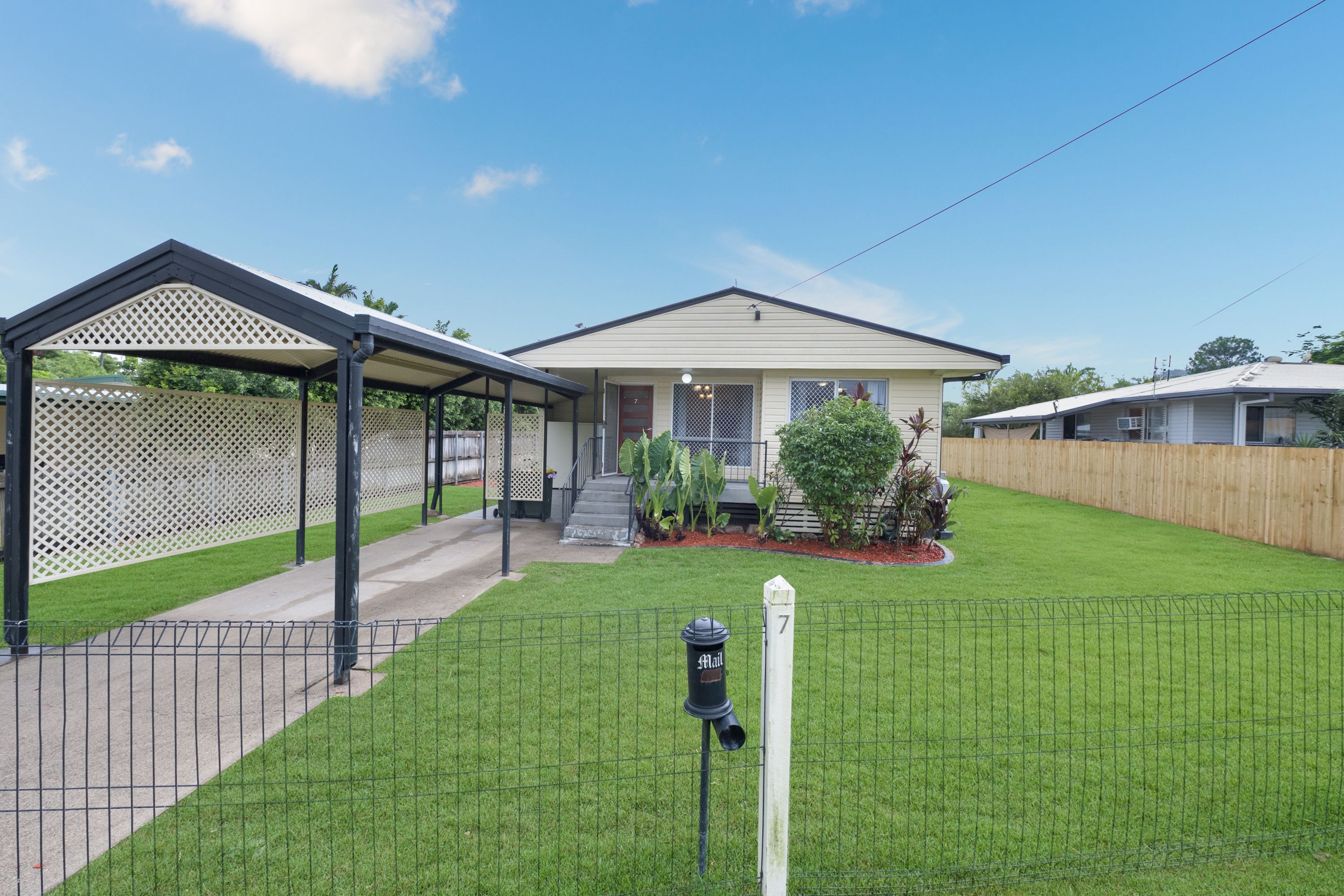 7 Jerrang Court, Rasmussen QLD 4815
