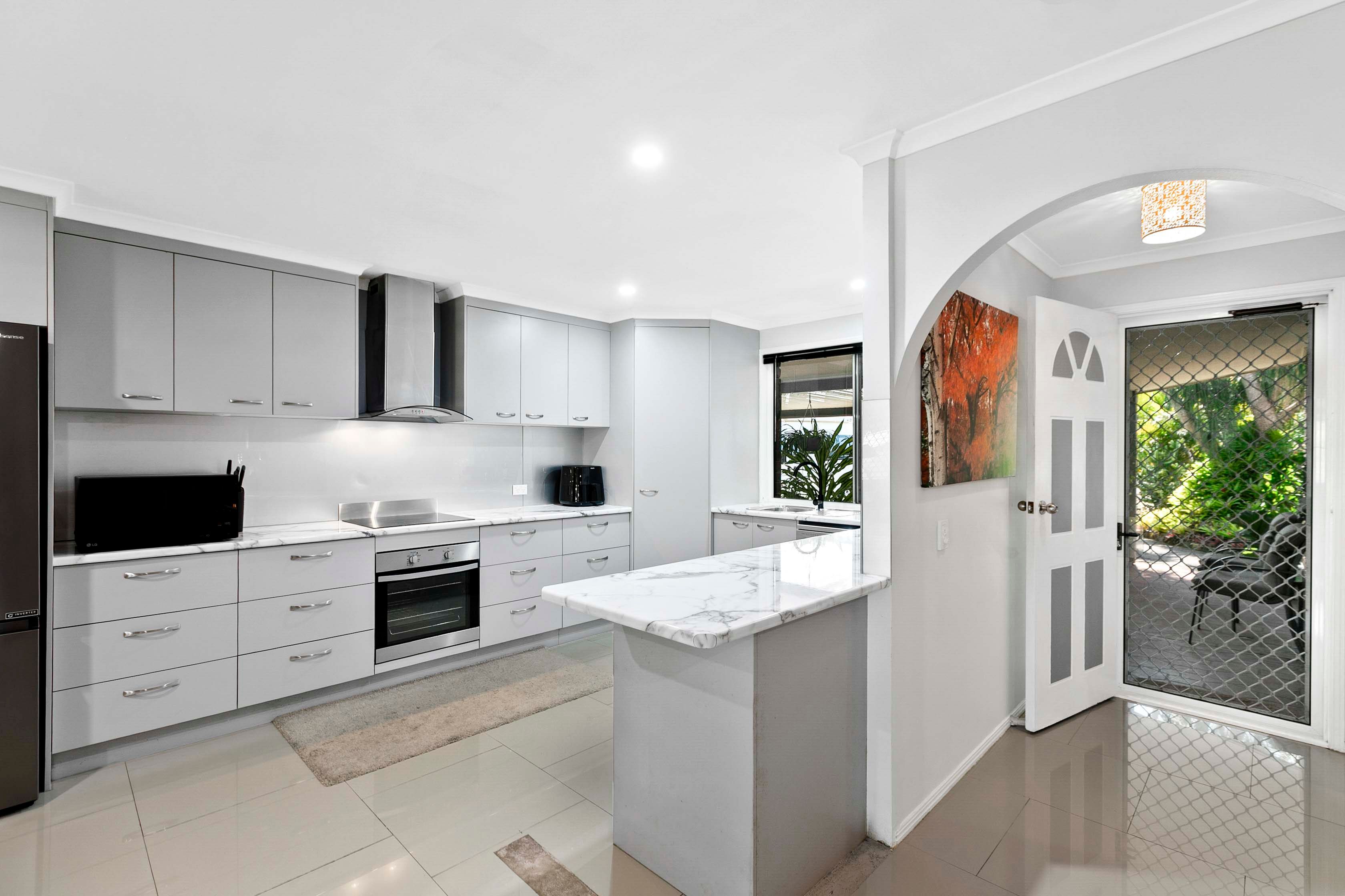 98 Murphy Street, Point Vernon, QLD 4655