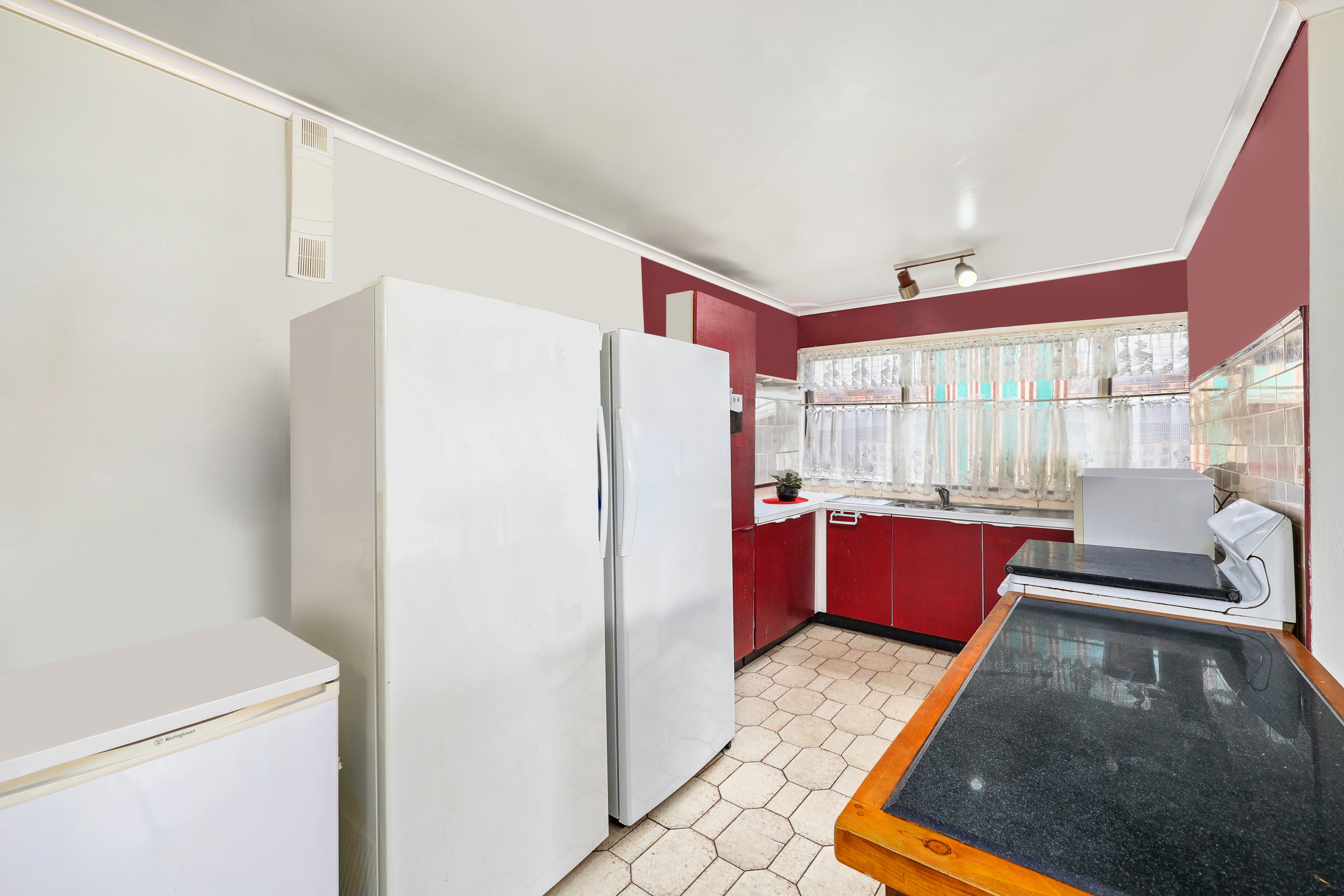 24 Kullaroo Avenue, Bradbury, NSW 2560