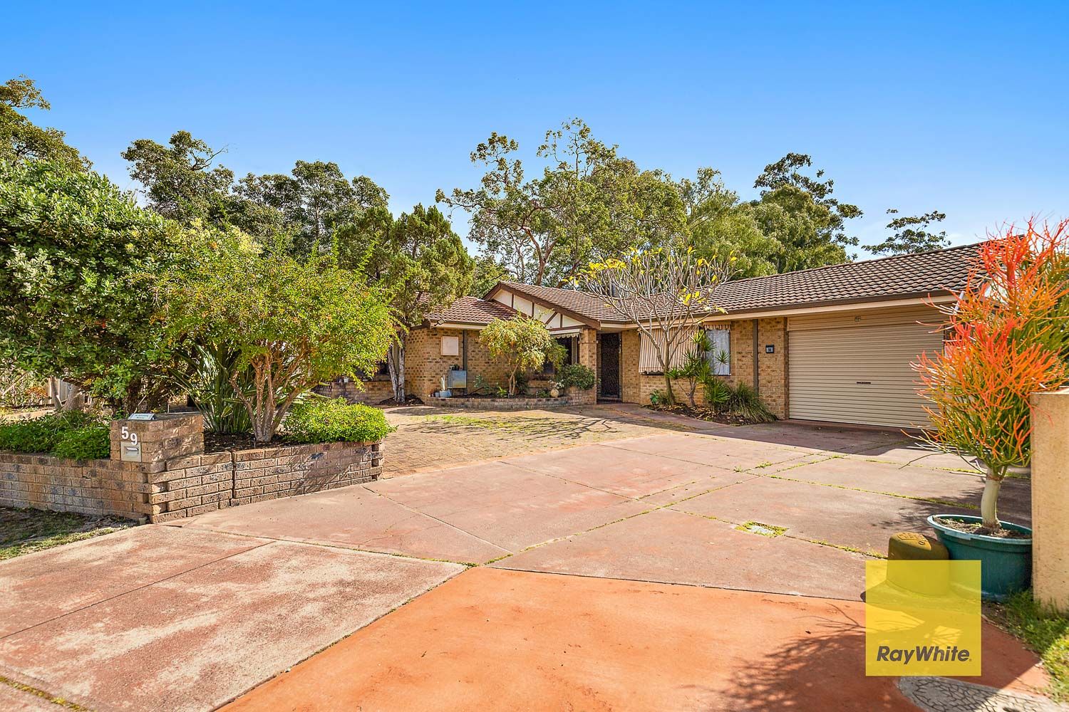 59 Regal Drive, Thornlie, WA 6108