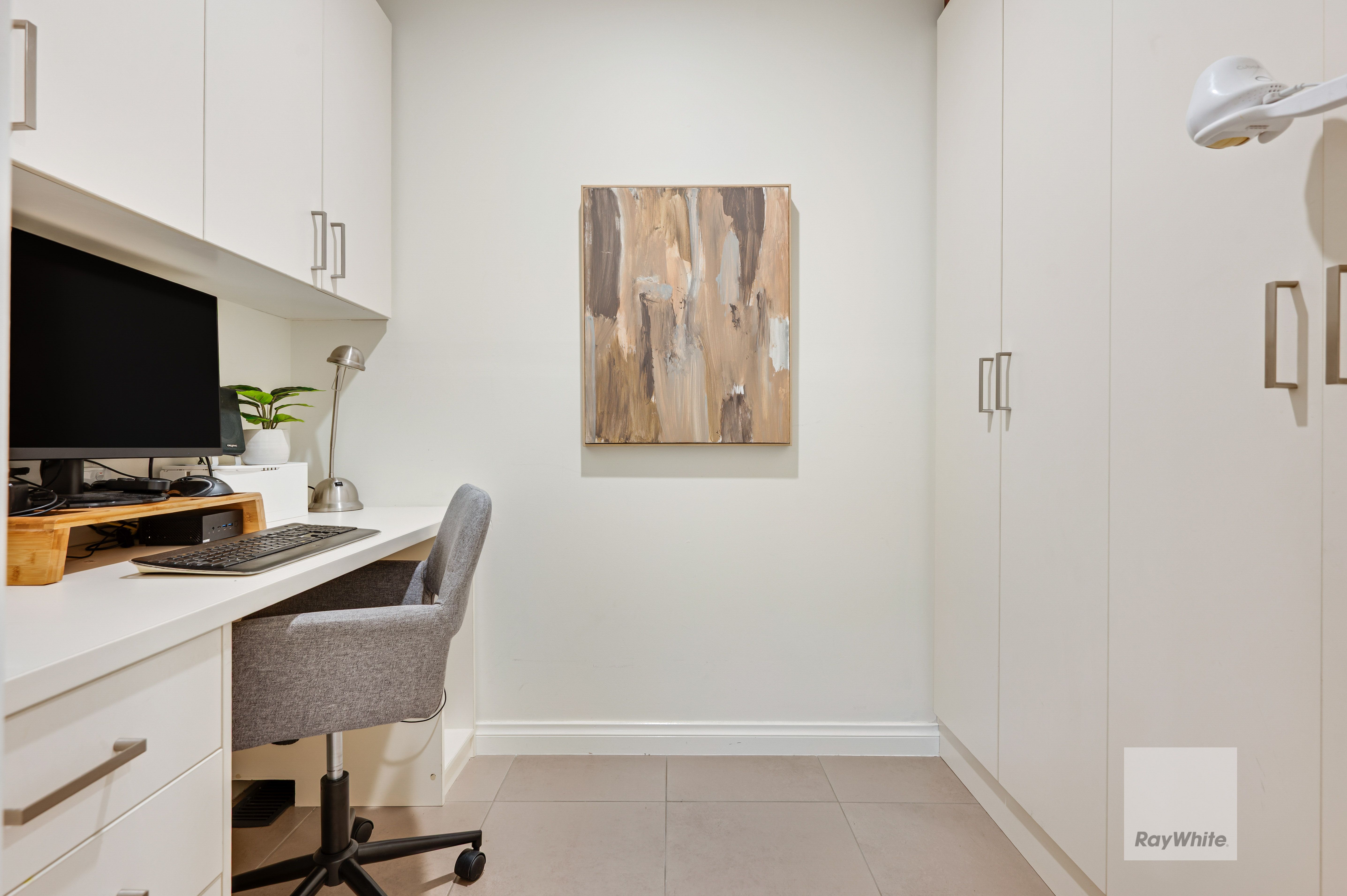 6 Sutton Close — photo 23 of 30