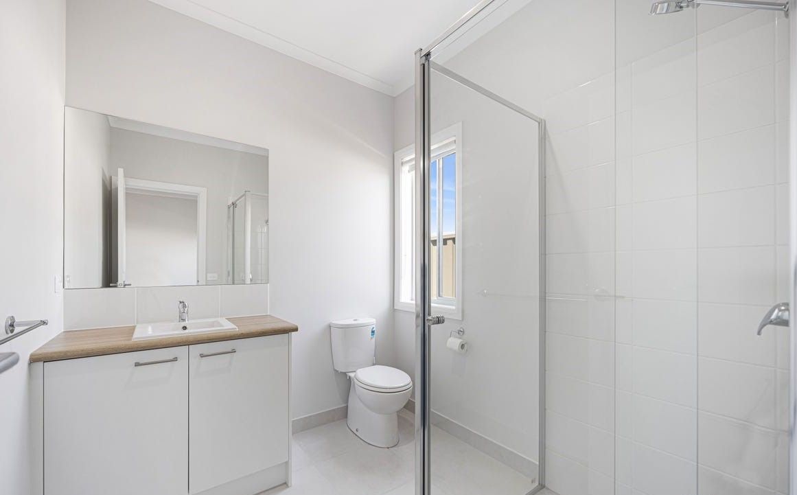 22 Burbidge Street — photo 10 of 12