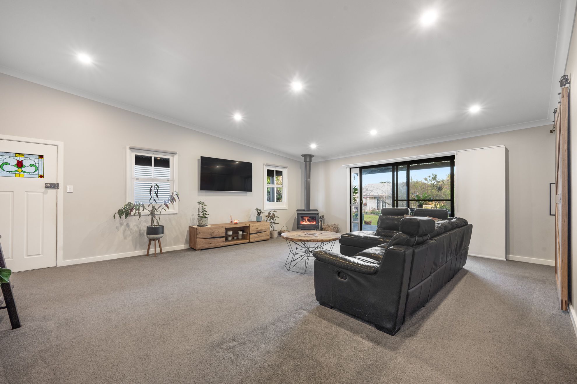 389 Wynham Road — photo 9 of 30