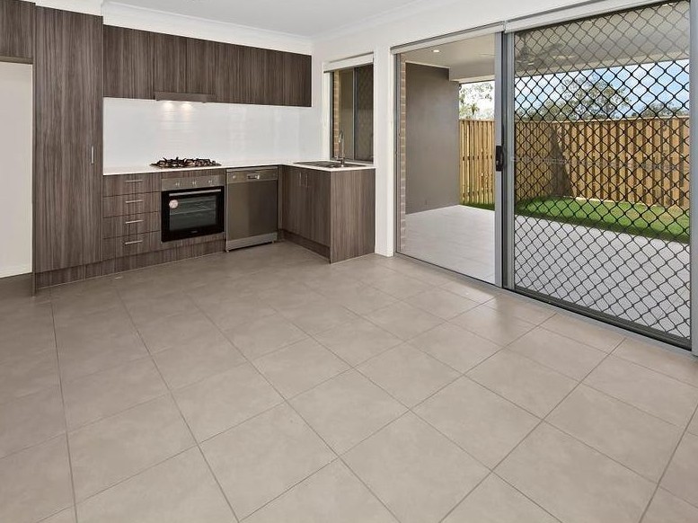 1/155 Conte Circuit, Augustine Heights, QLD 4300