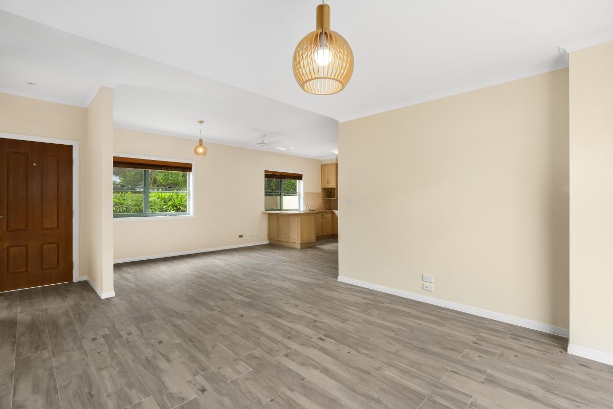 2/21 Surf Street — photo 4 of 15