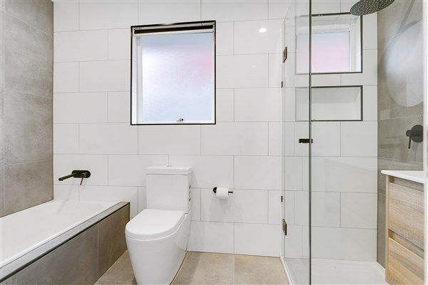 13 Joseph Banks Crescent, Endeavour Hills, VIC 3802