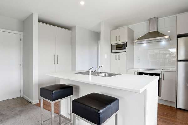 1/182 Lyttelton Street photo 4