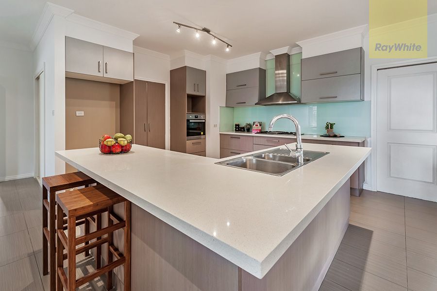 2 Healesville Loop, Craigieburn, VIC 3064