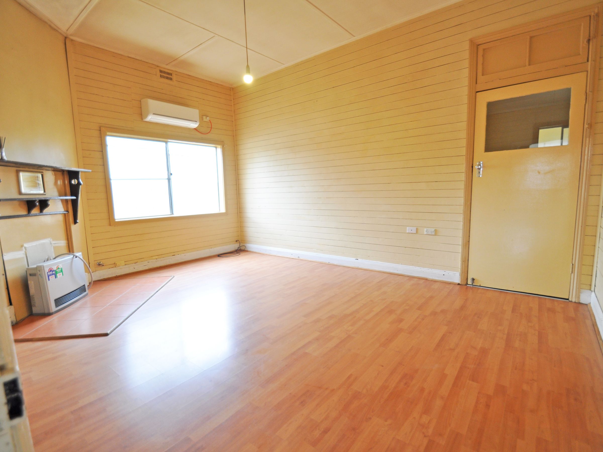 10 Gloucester Street, Junee, NSW 2663