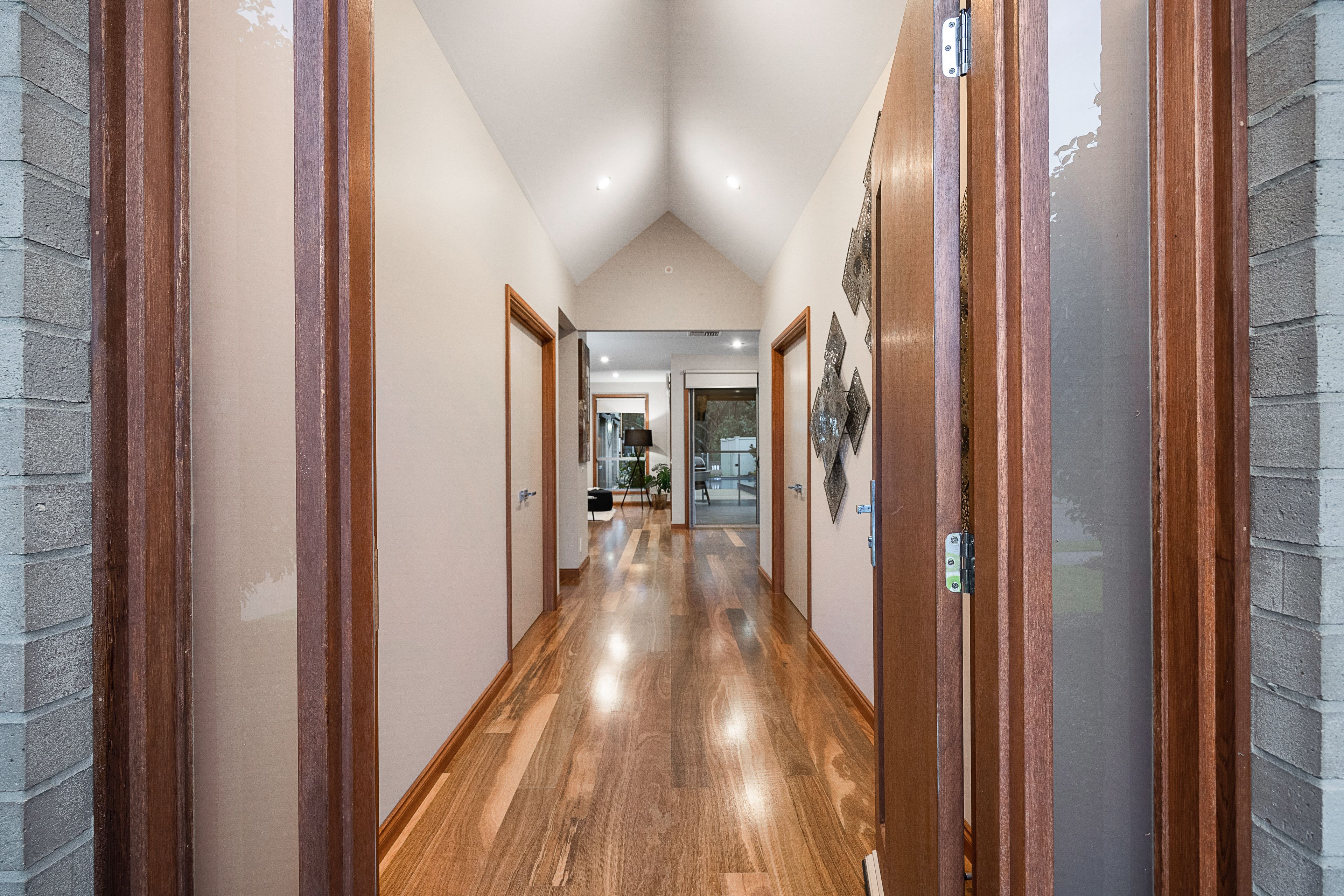 60 Golflinks Avenue — photo 3 of 30