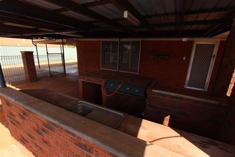15 Gascoyne Crescent, Dampier, WA 6713