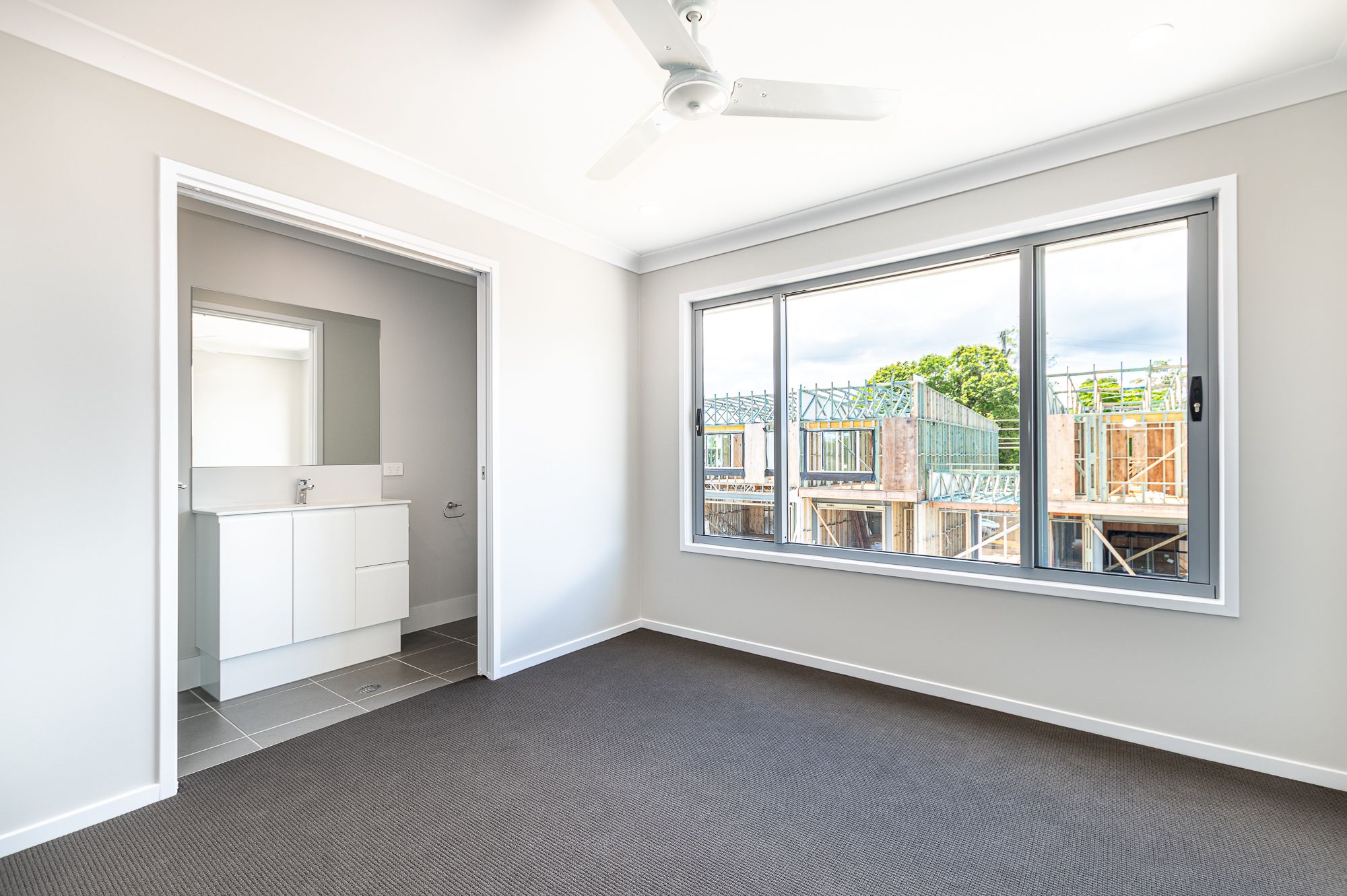 2/9 Diamond Avenue, Kallangur, QLD 4503