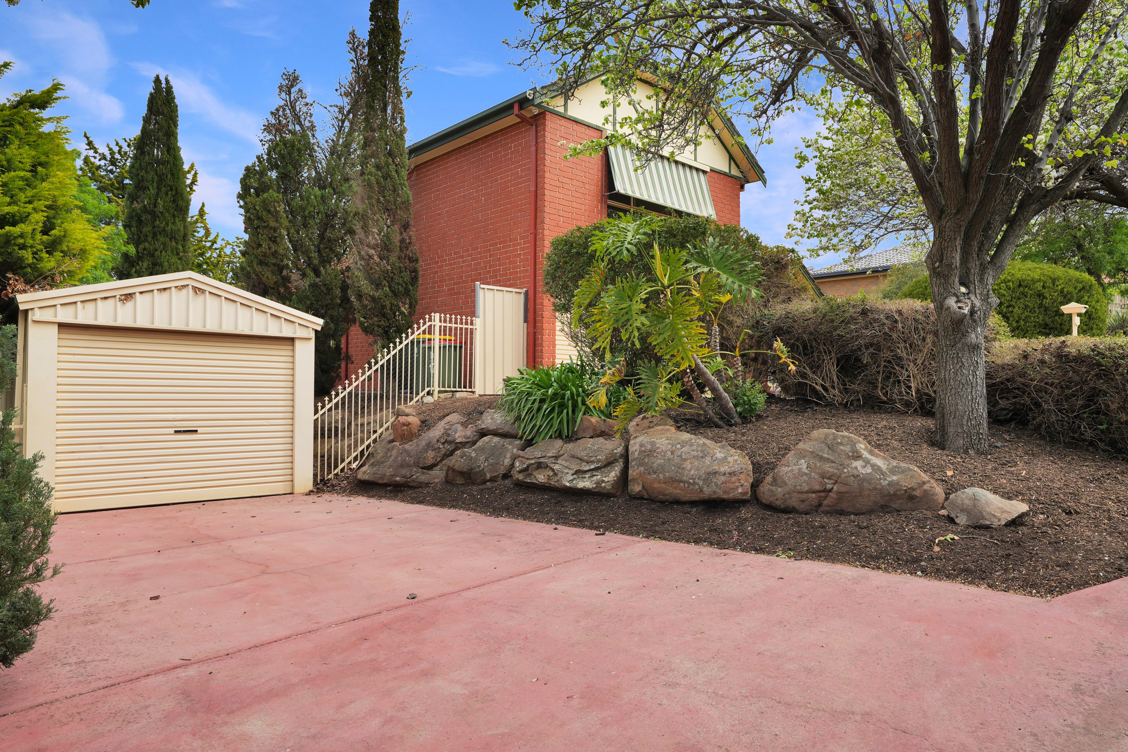 12 Forrest Court — photo 3 of 29