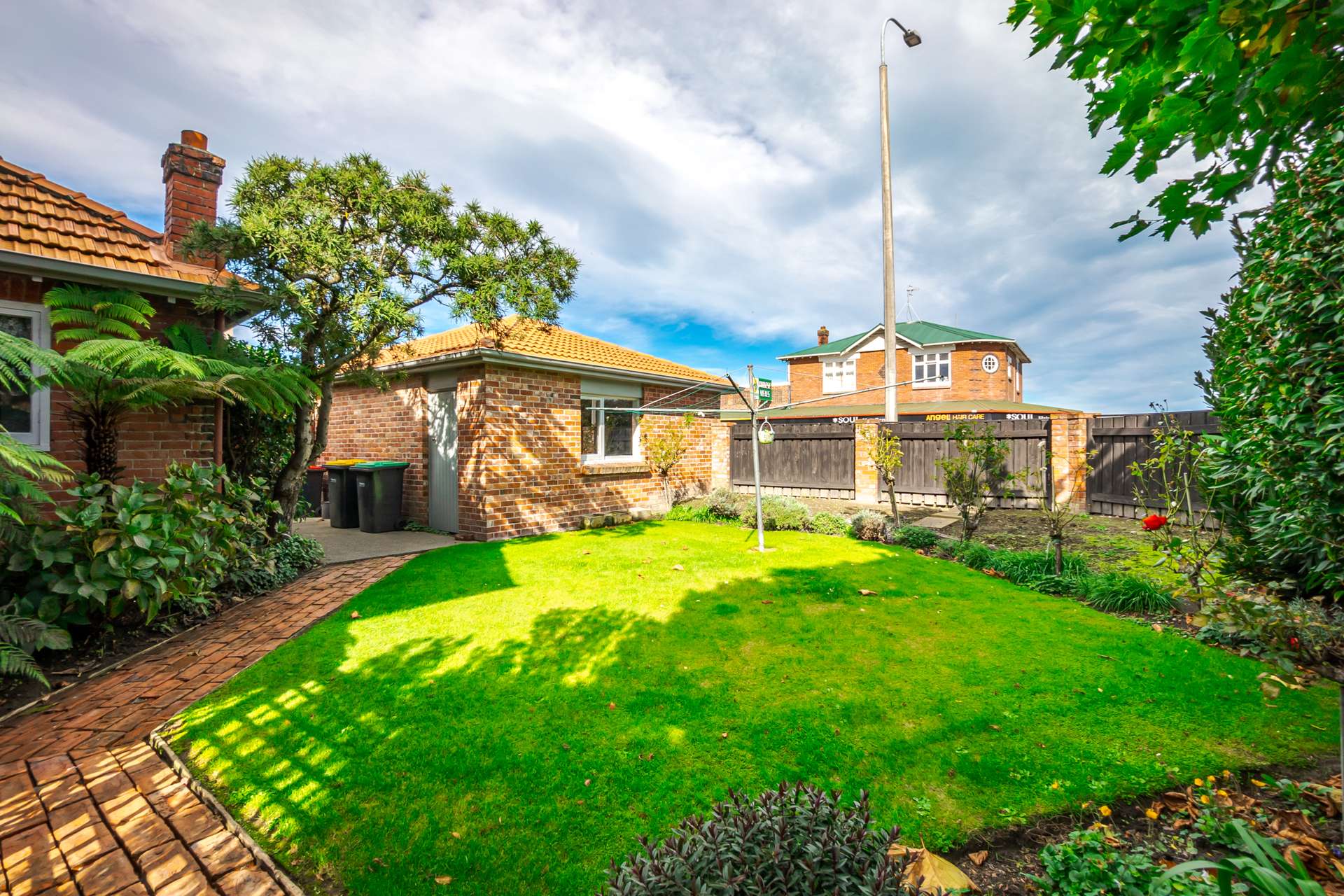 1 St Johns Avenue photo 26