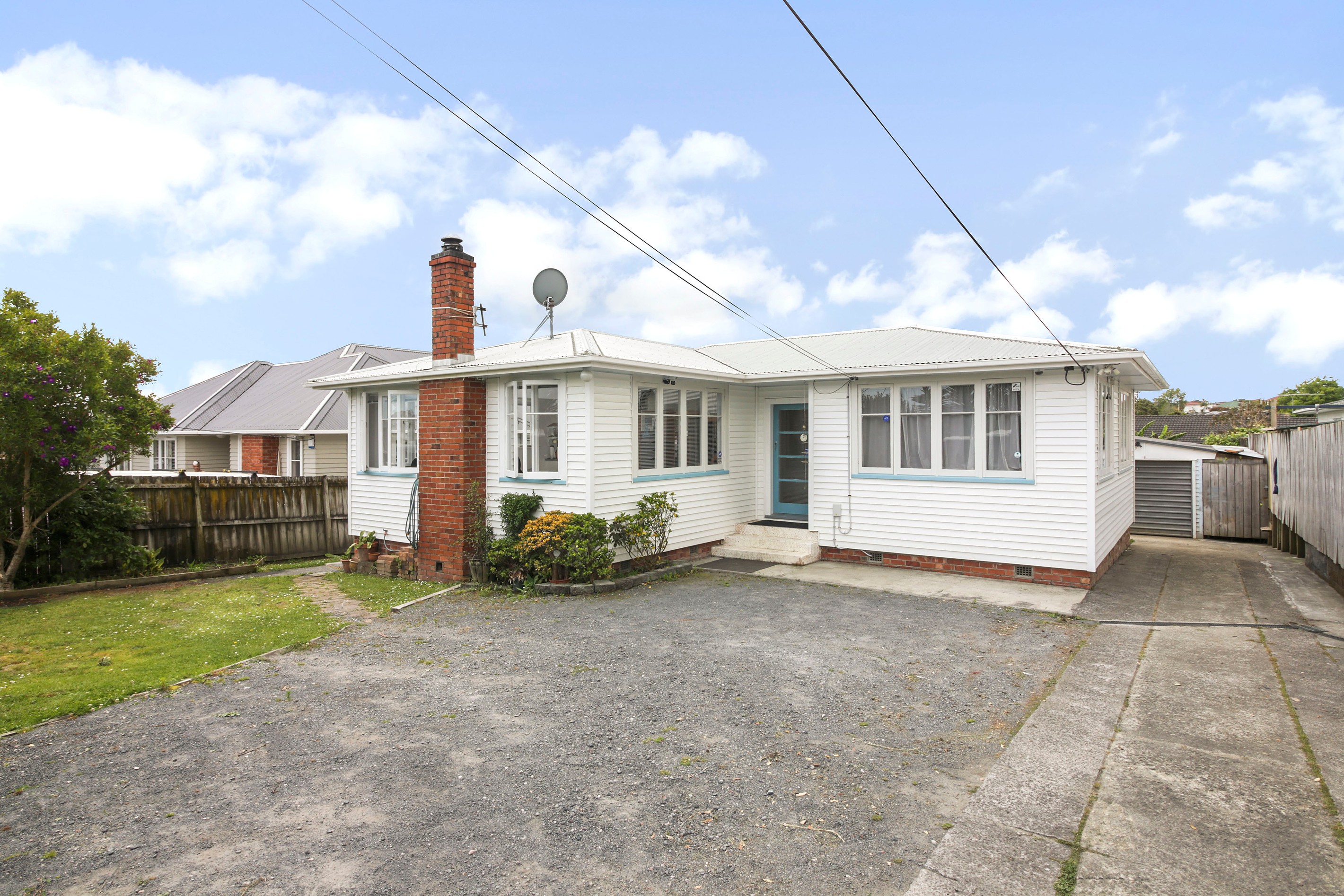 80 Awaroa Road, Sunnyvale, Waitakere City