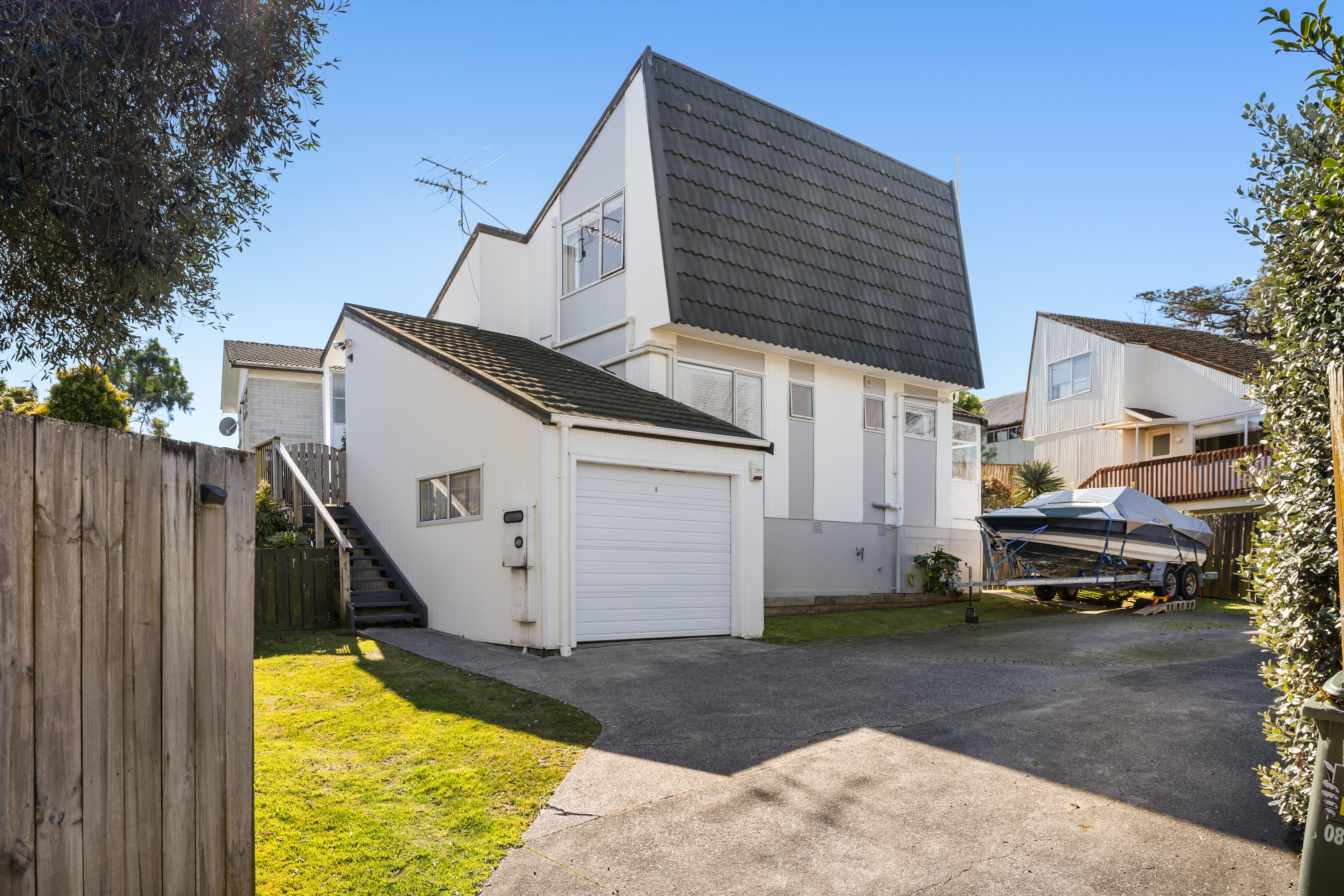 1/18 Cairngorm Place, Highland Park, Manukau City