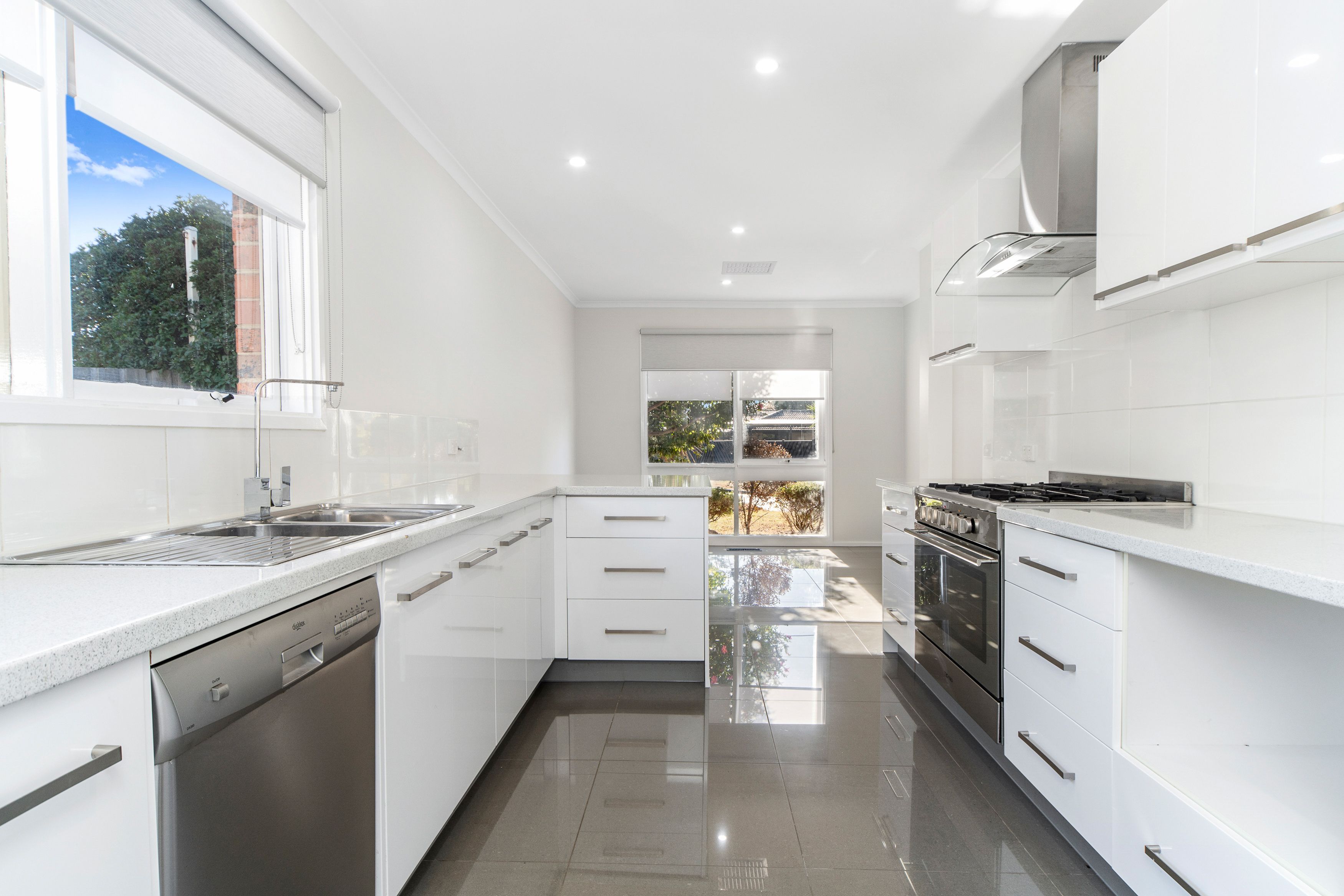 8 Lorraine Avenue, Langwarrin, VIC 3910