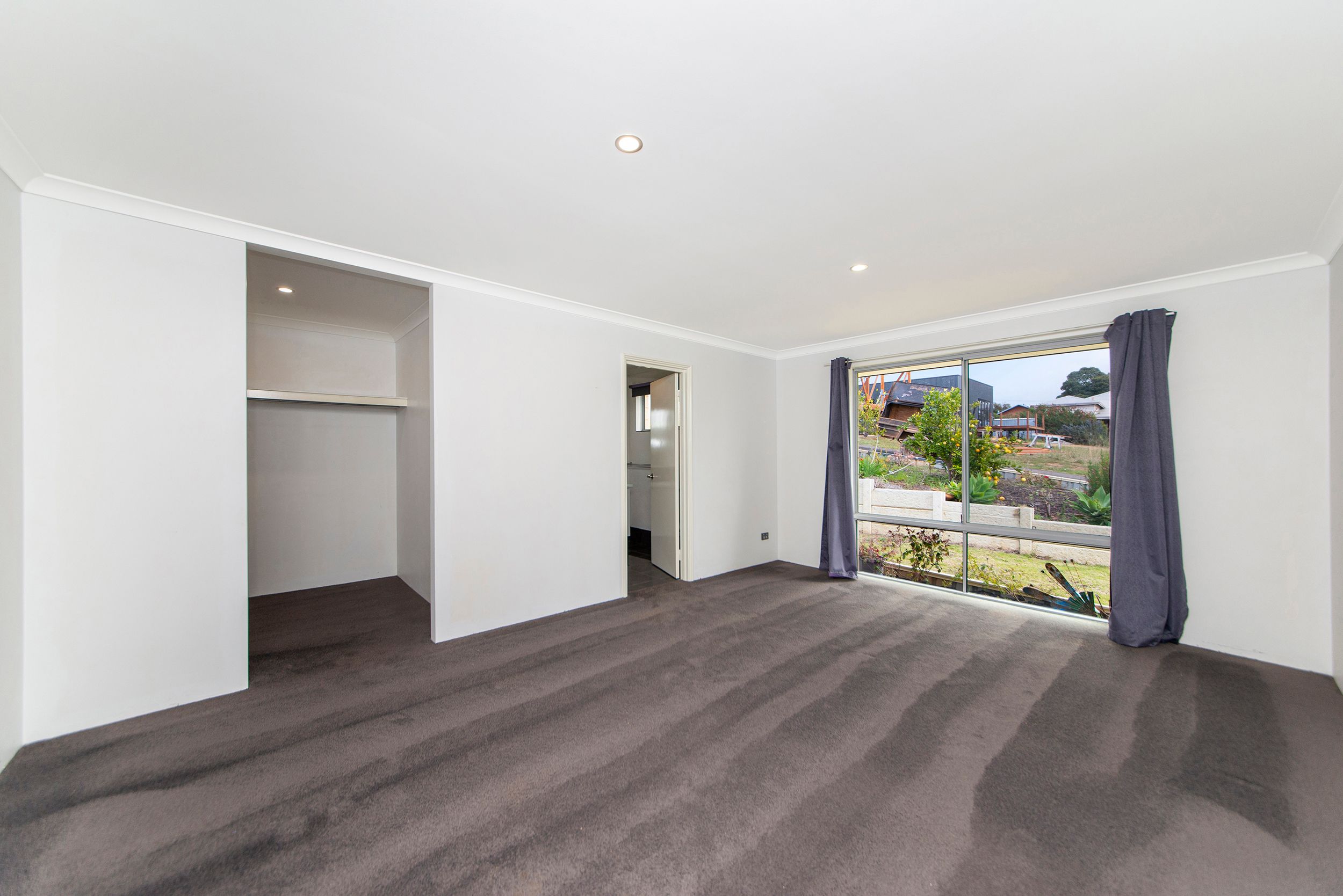 7 McAlpine Mews — photo 4 of 15