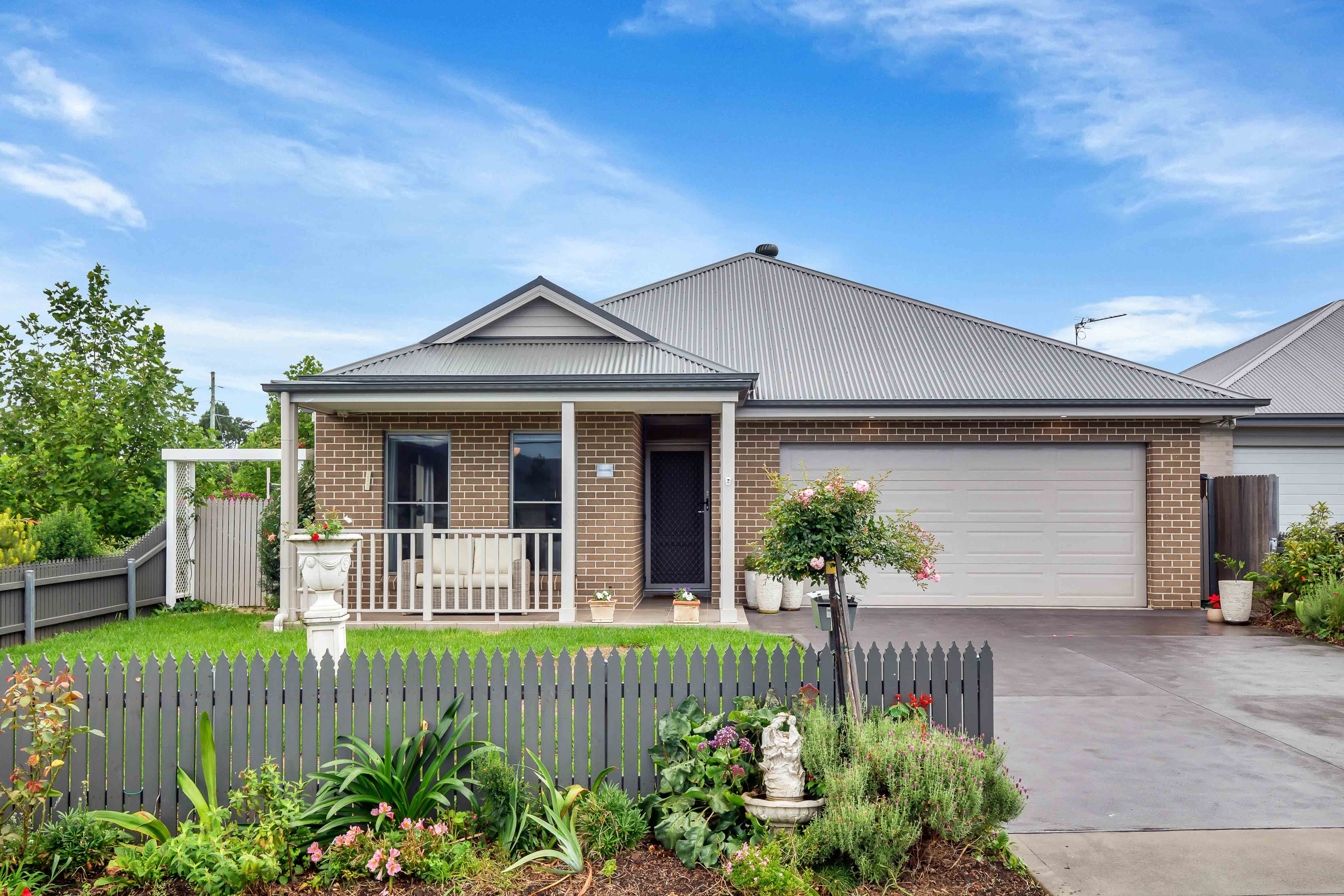 1 Balmoral Parade, Tullimbar NSW 2527