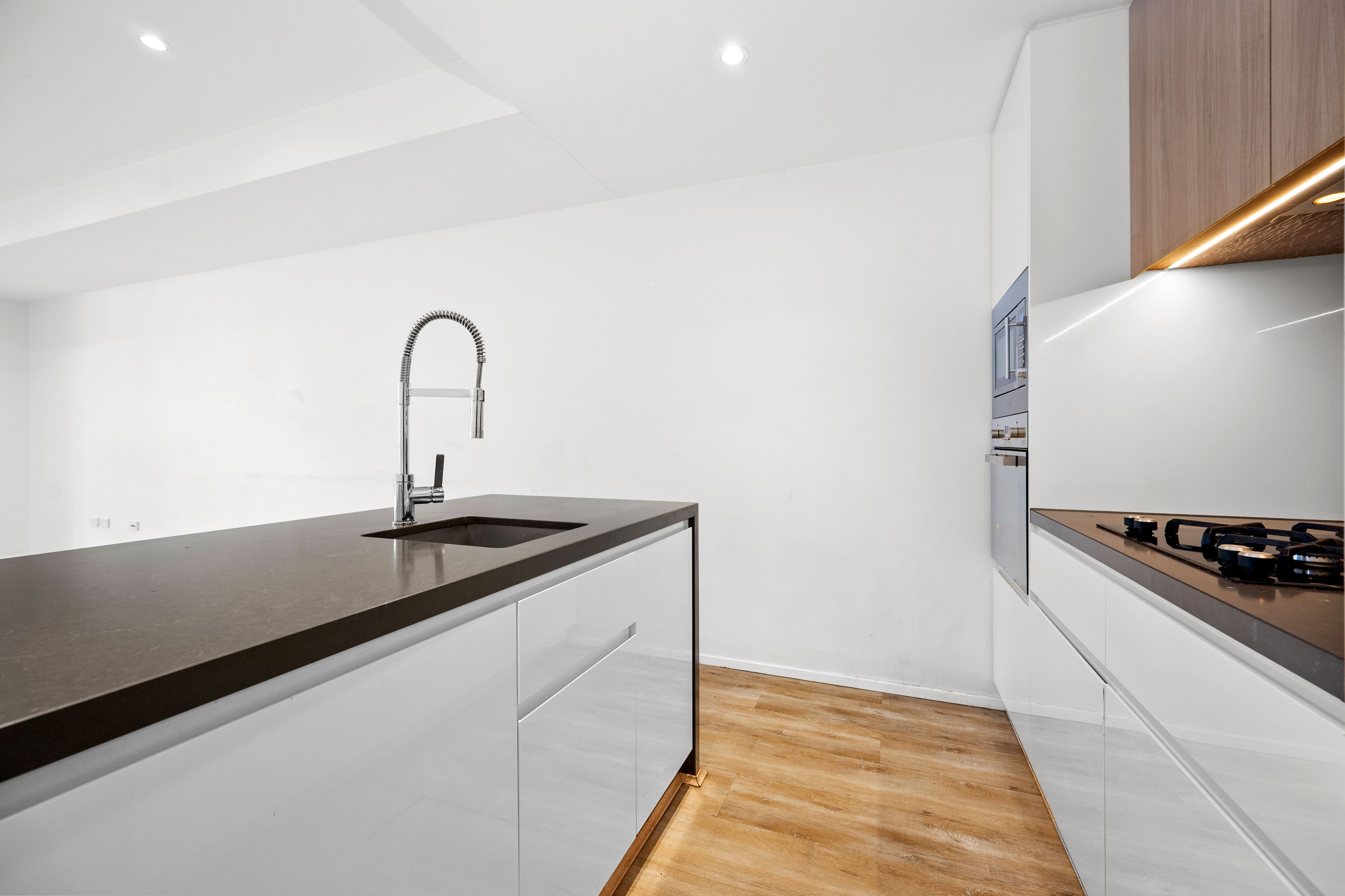 210/6 Galloway Street — photo 5 of 18