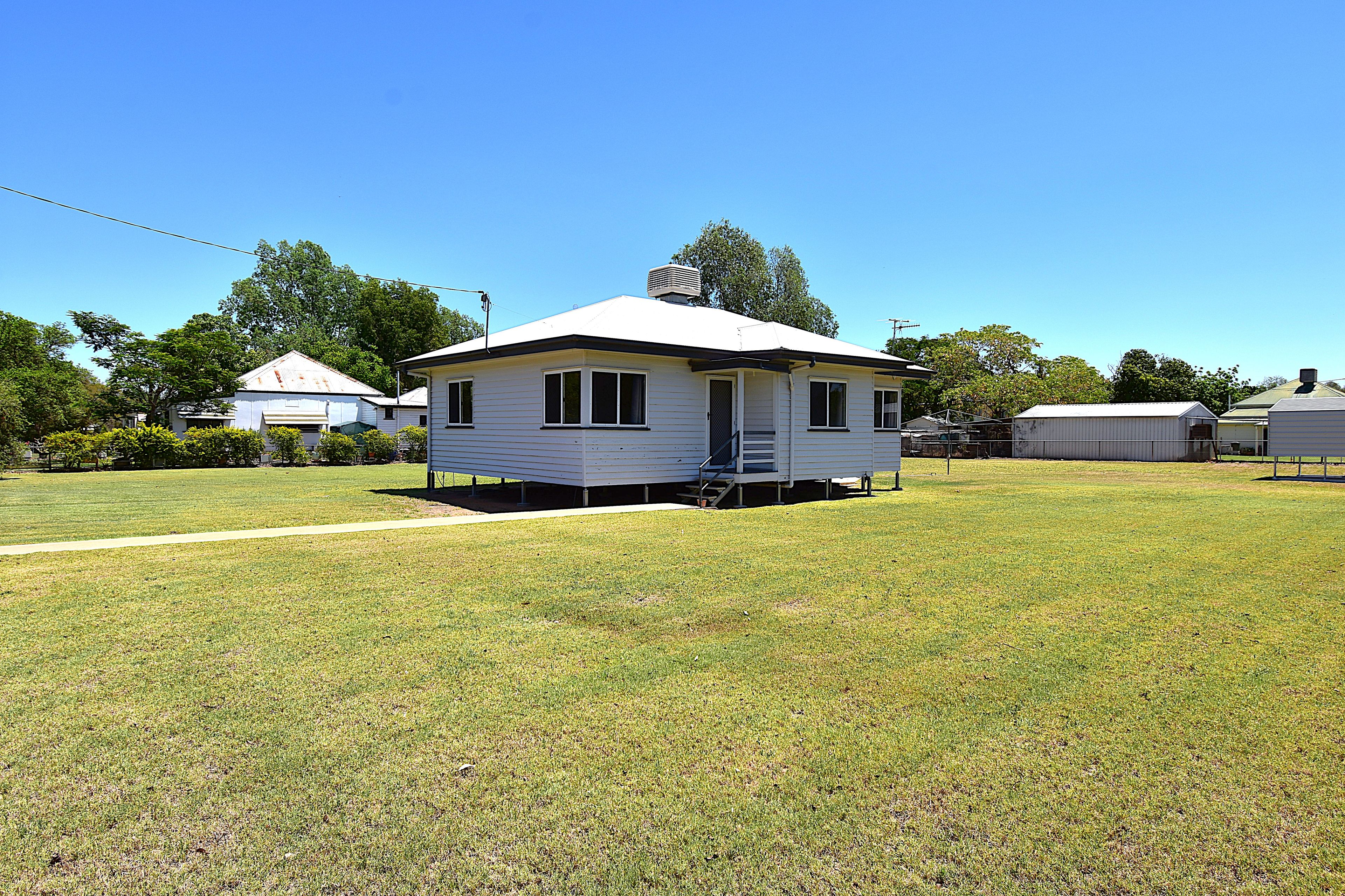 112 Fir Street, Barcaldine QLD 4725