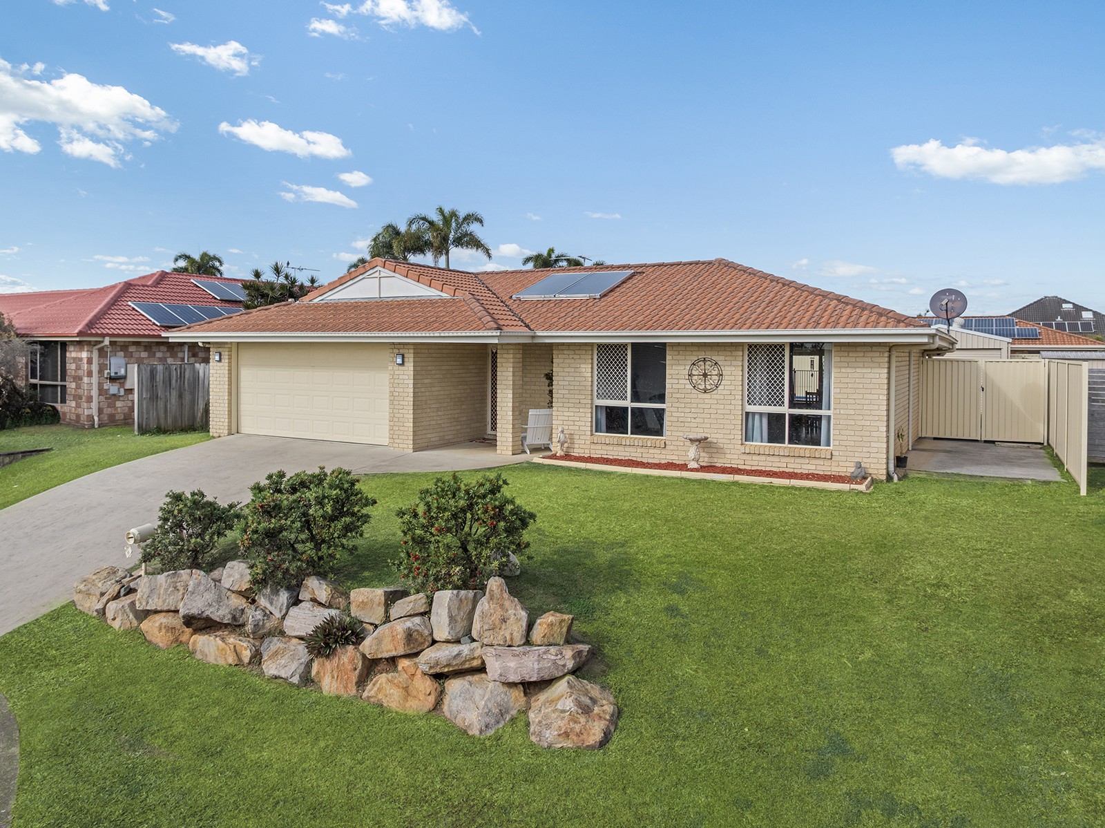 11 Seabiscuit Crescent, Kallangur, QLD 4503