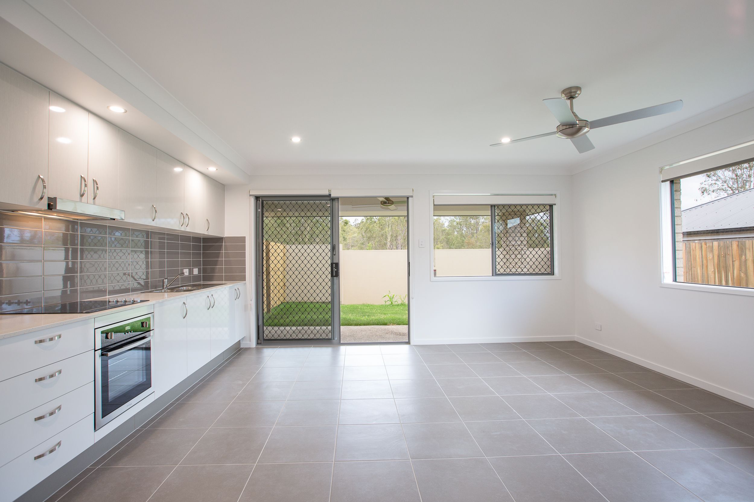 2/3 Limmen Crescent, South Ripley, QLD 4306