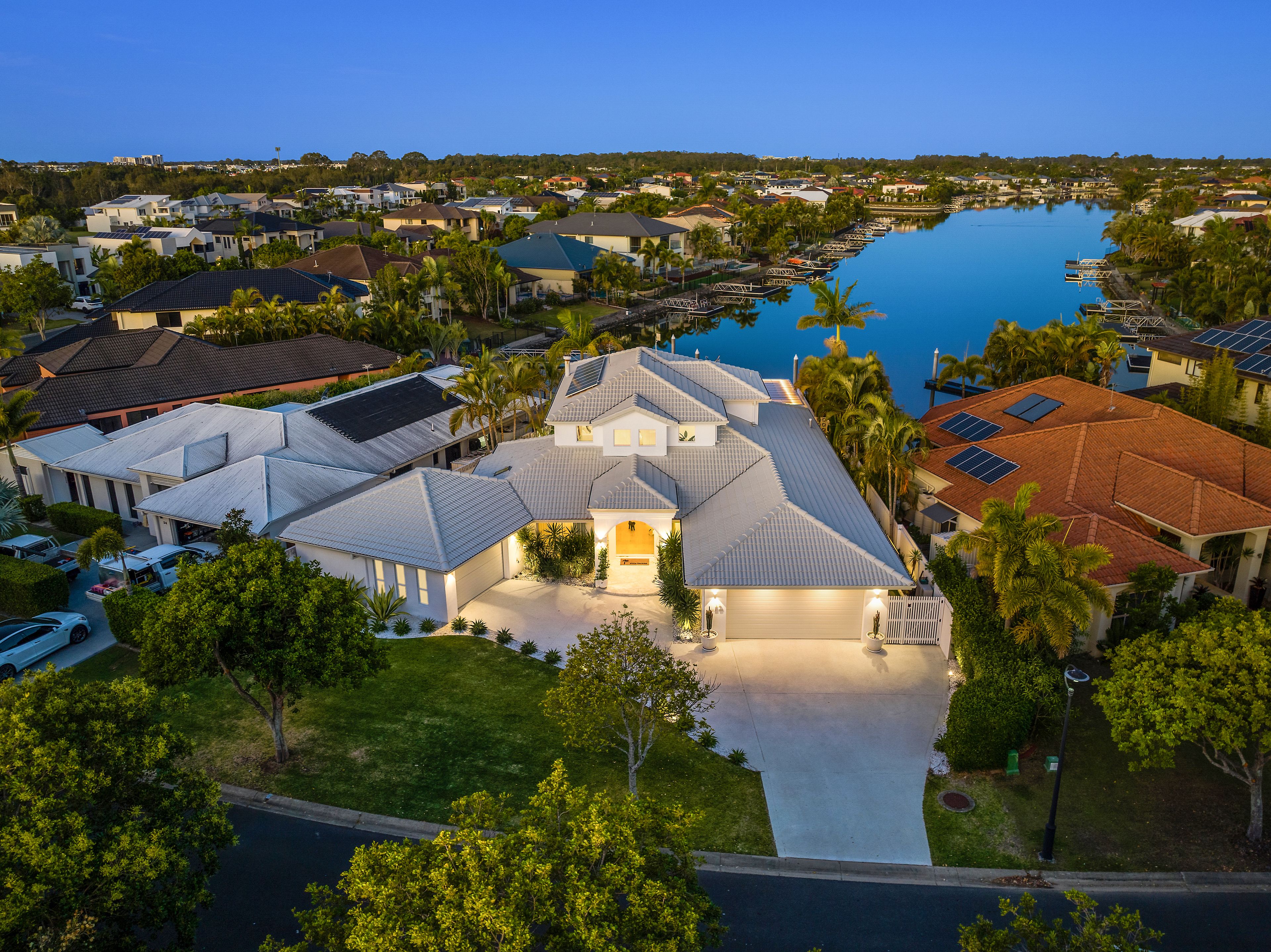 32 Calmwater Crescent, Helensvale QLD 4212