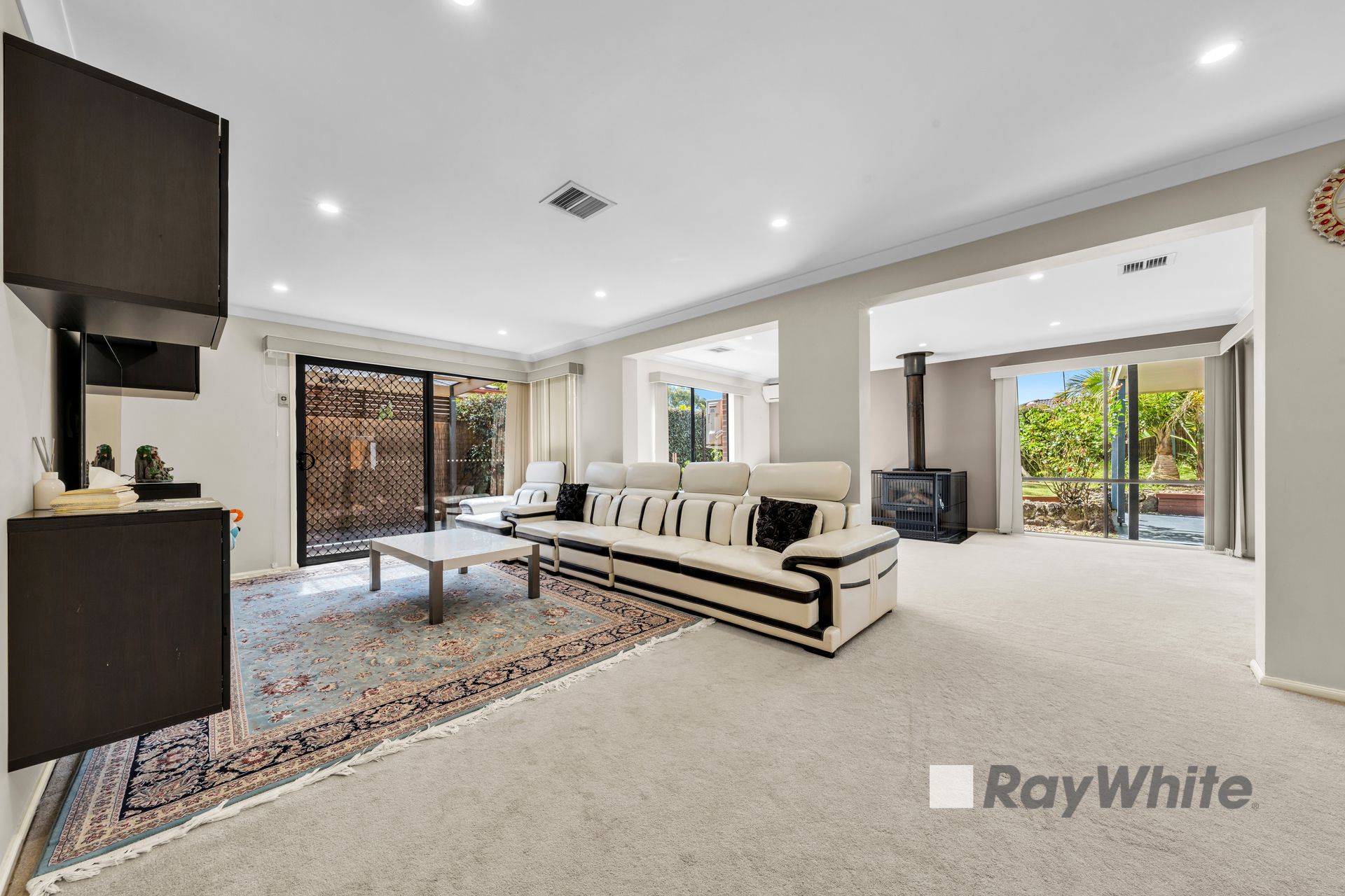 6 Silverstone Drive, Cranbourne, VIC 3977