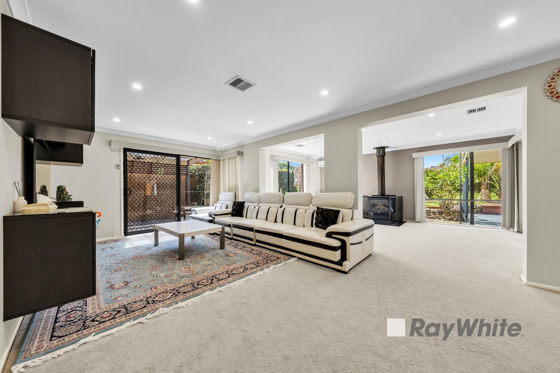 6 Silverstone Drive, Cranbourne, VIC 3977