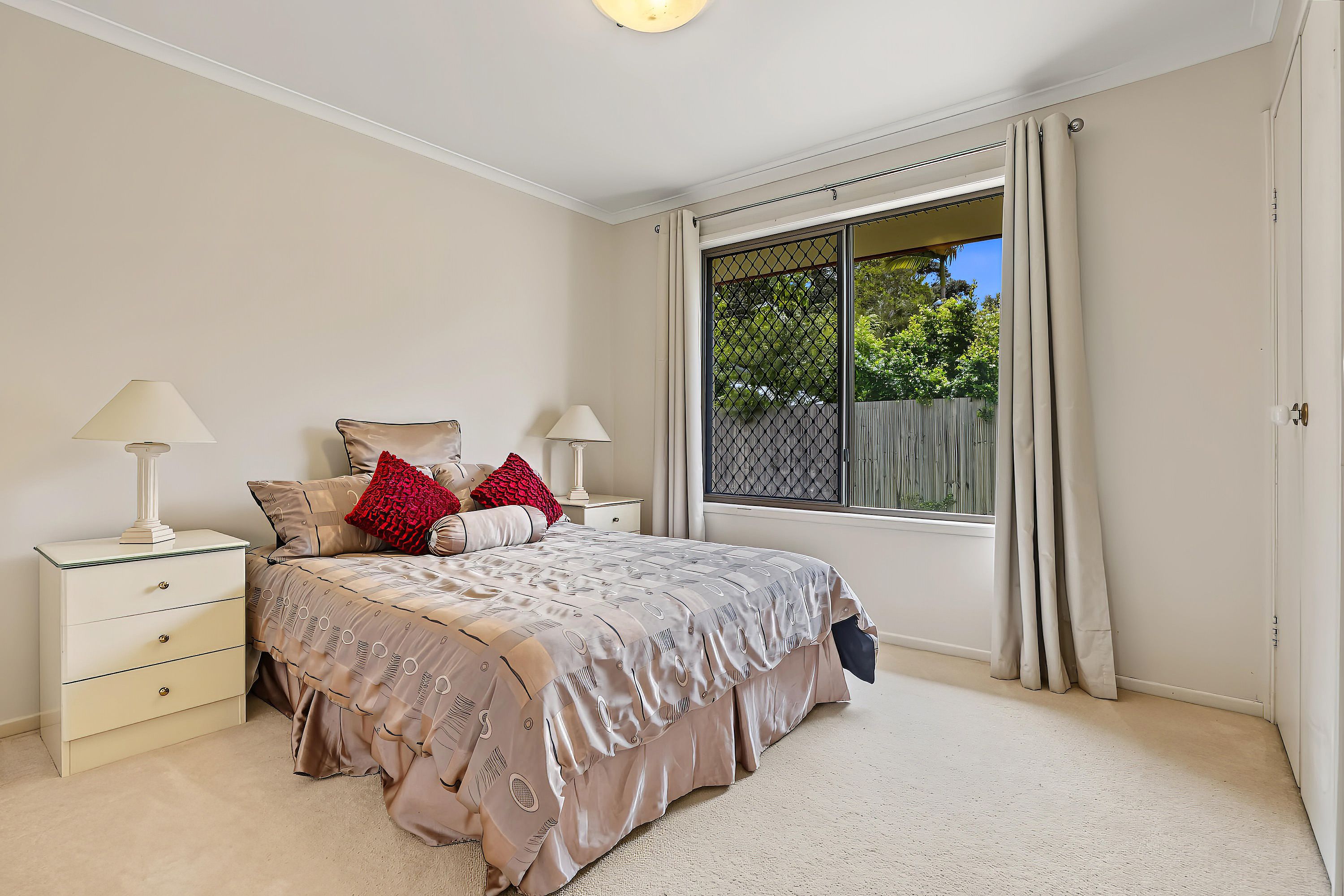 14 Harlow Crescent — photo 12 of 29