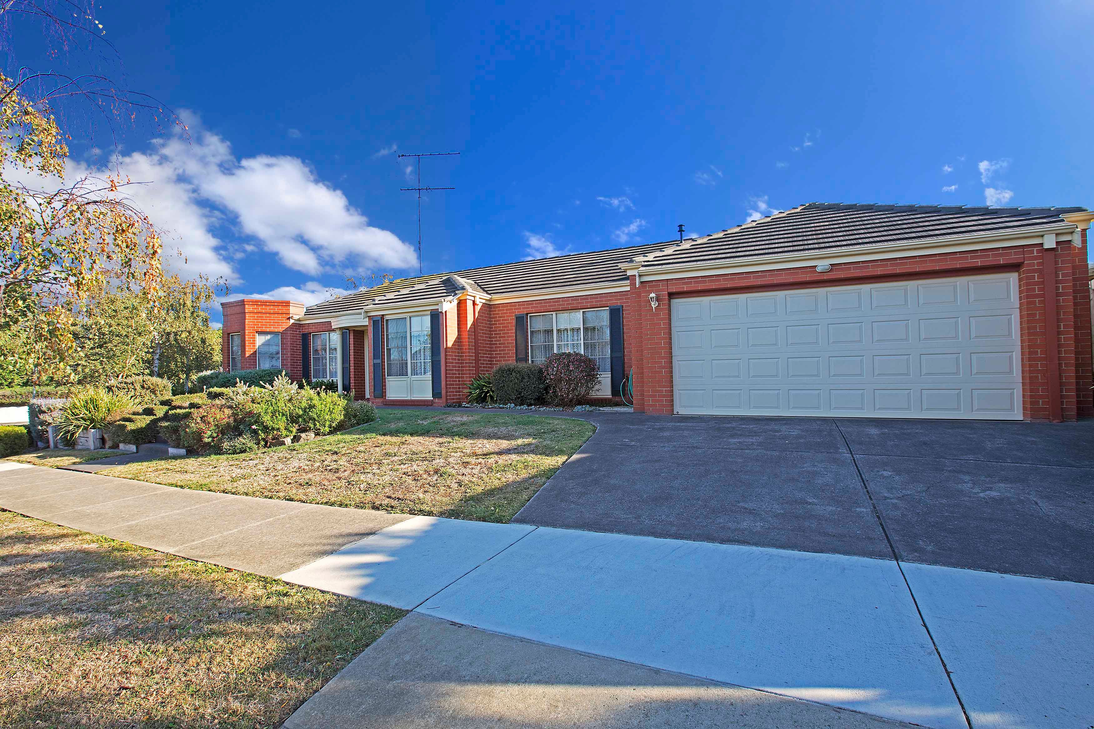 4 Augustine Drive, Highton, VIC 3216