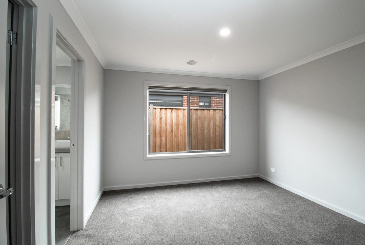 13 Yolanda Street — photo 3 of 9