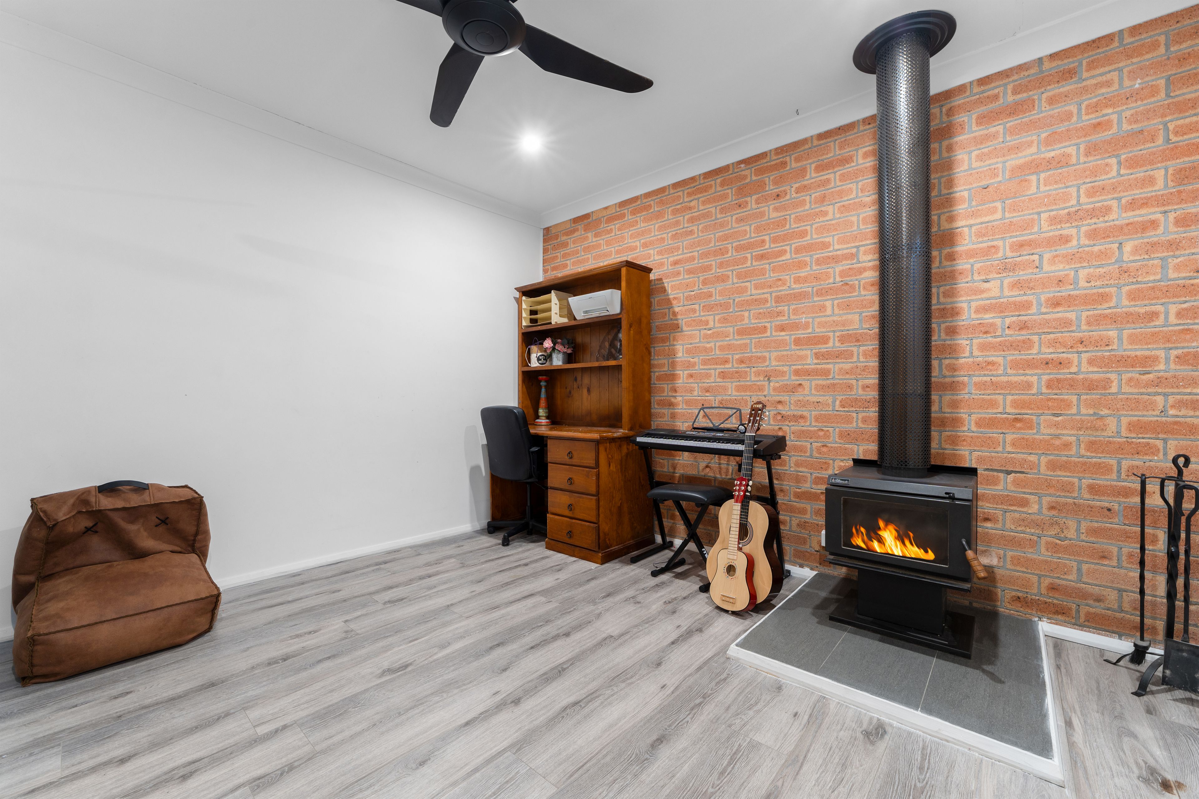 2 Sanctuary Crescent — photo 13 of 20